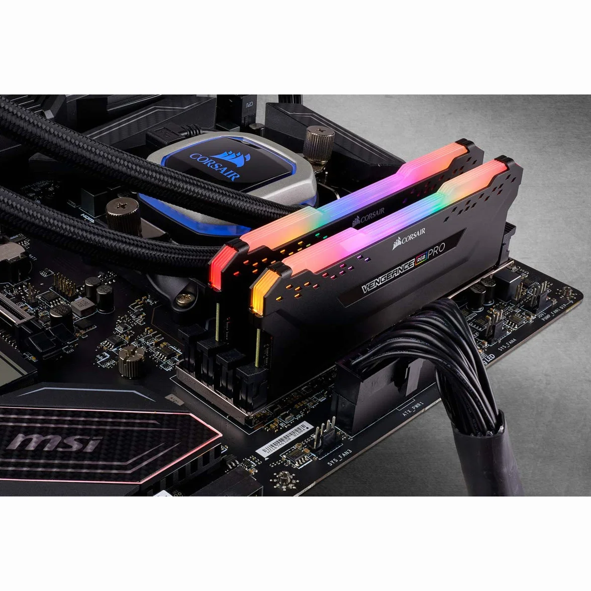 Corsair Vengeance RGB PRO 32GB (2x16GB) DDR4 do 3600MHz (PC4-28800) C18 AMD Optimized Memory – Black