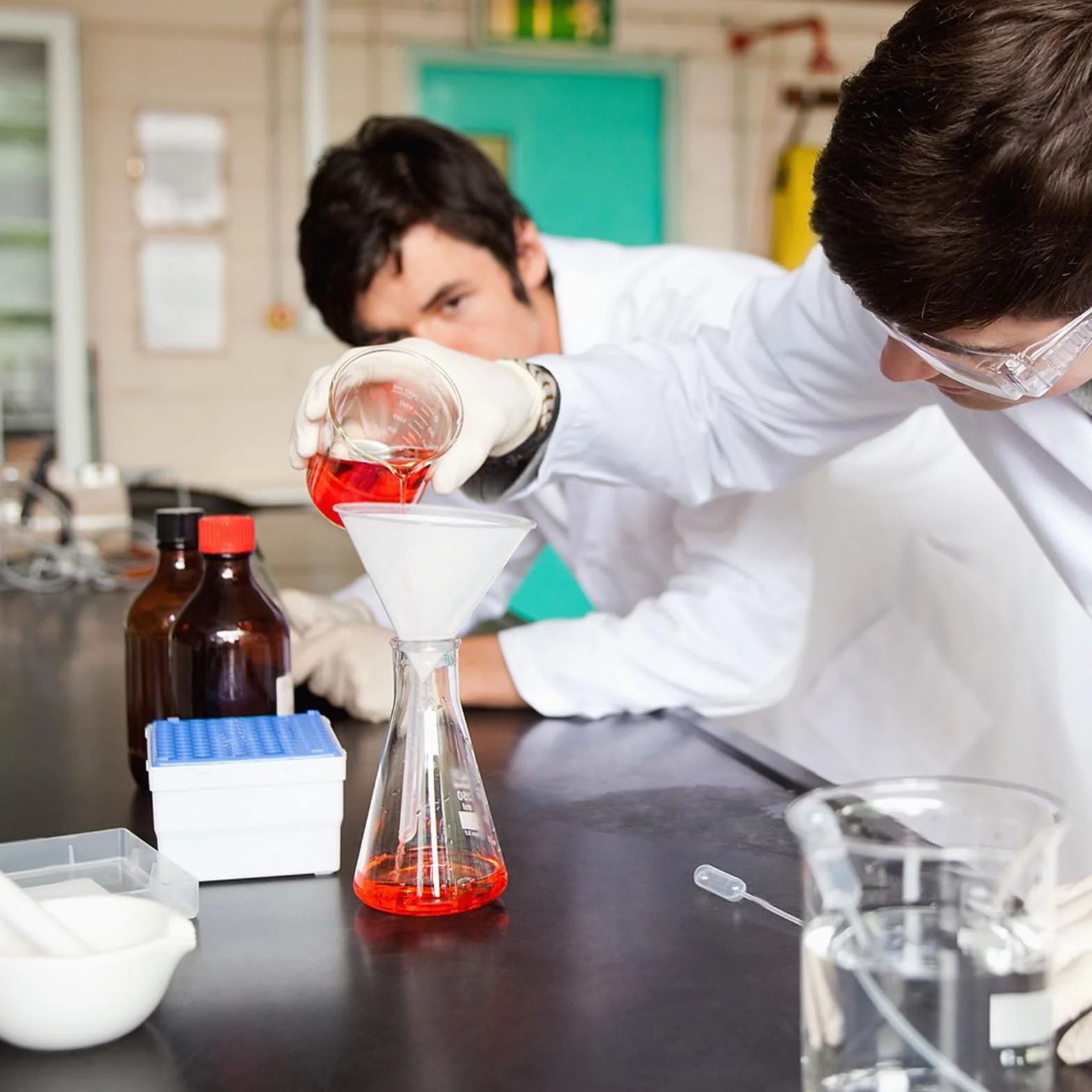 Zestaw 100 okrągłych filtrów papierowych, jakościowy papier filtracyjny, laboratoryjne koła filtracyjne, artykuły laboratoryjne z filtrem okrągłego papieru, do eksperymentu z filtrem, test oleju, 150