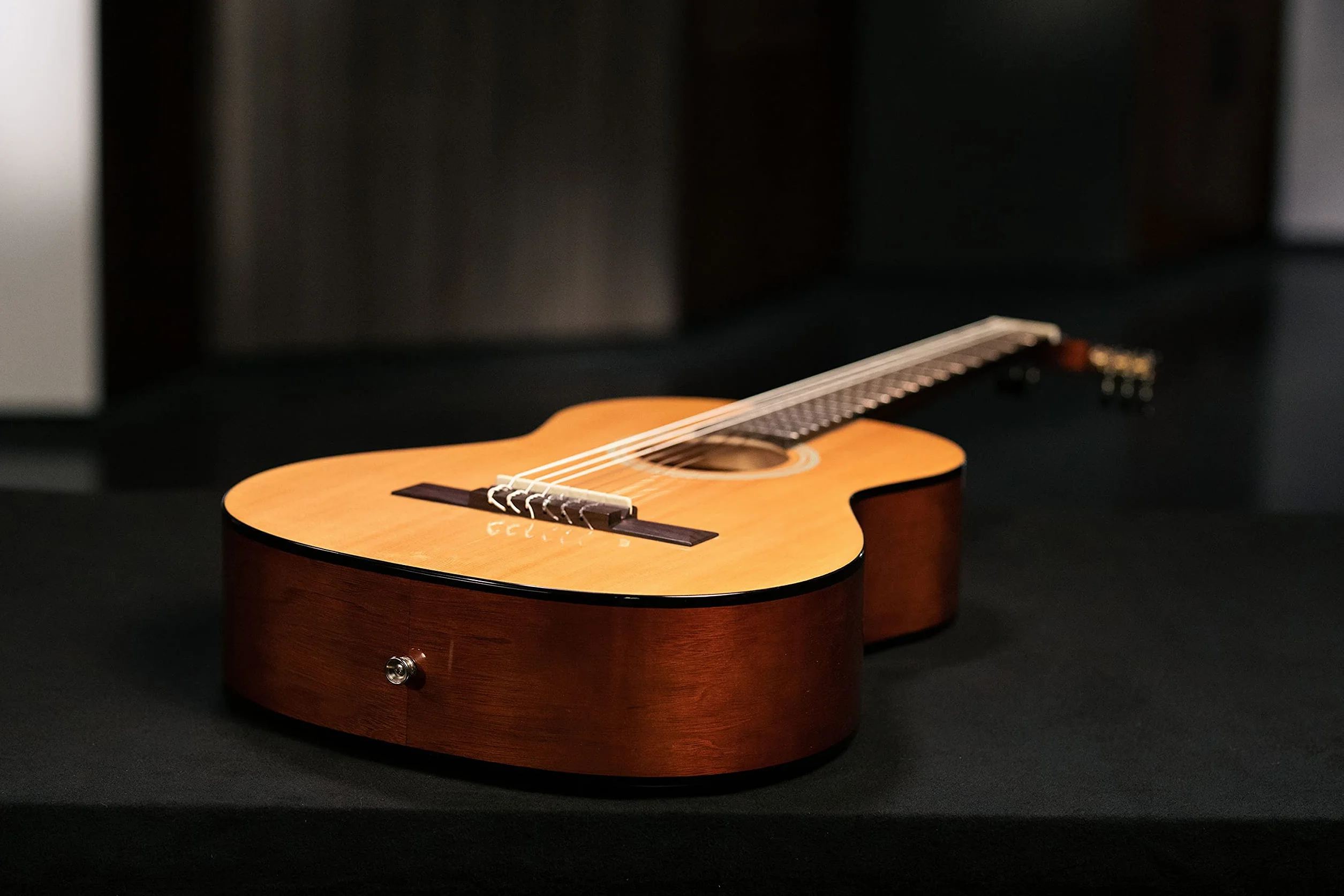 Ortega Guitars 3/4 Classical Guitar – Seria Student – Świerk/Katalpa, Wykończenie Naturalne, Połysk (RST5-3/4)