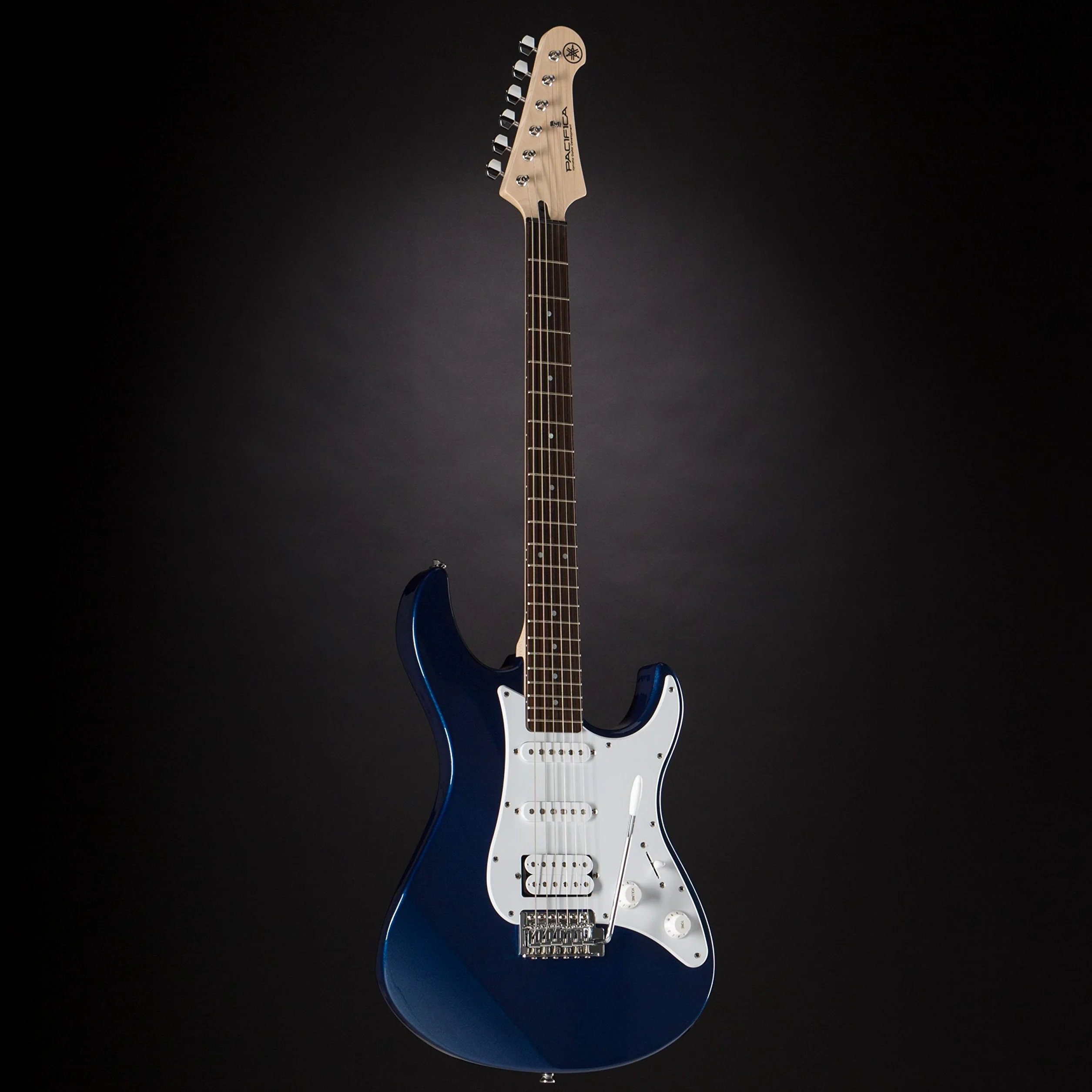 Yamaha Pacifica 012 BL Gitara elektryczna kolor niebieski metallic