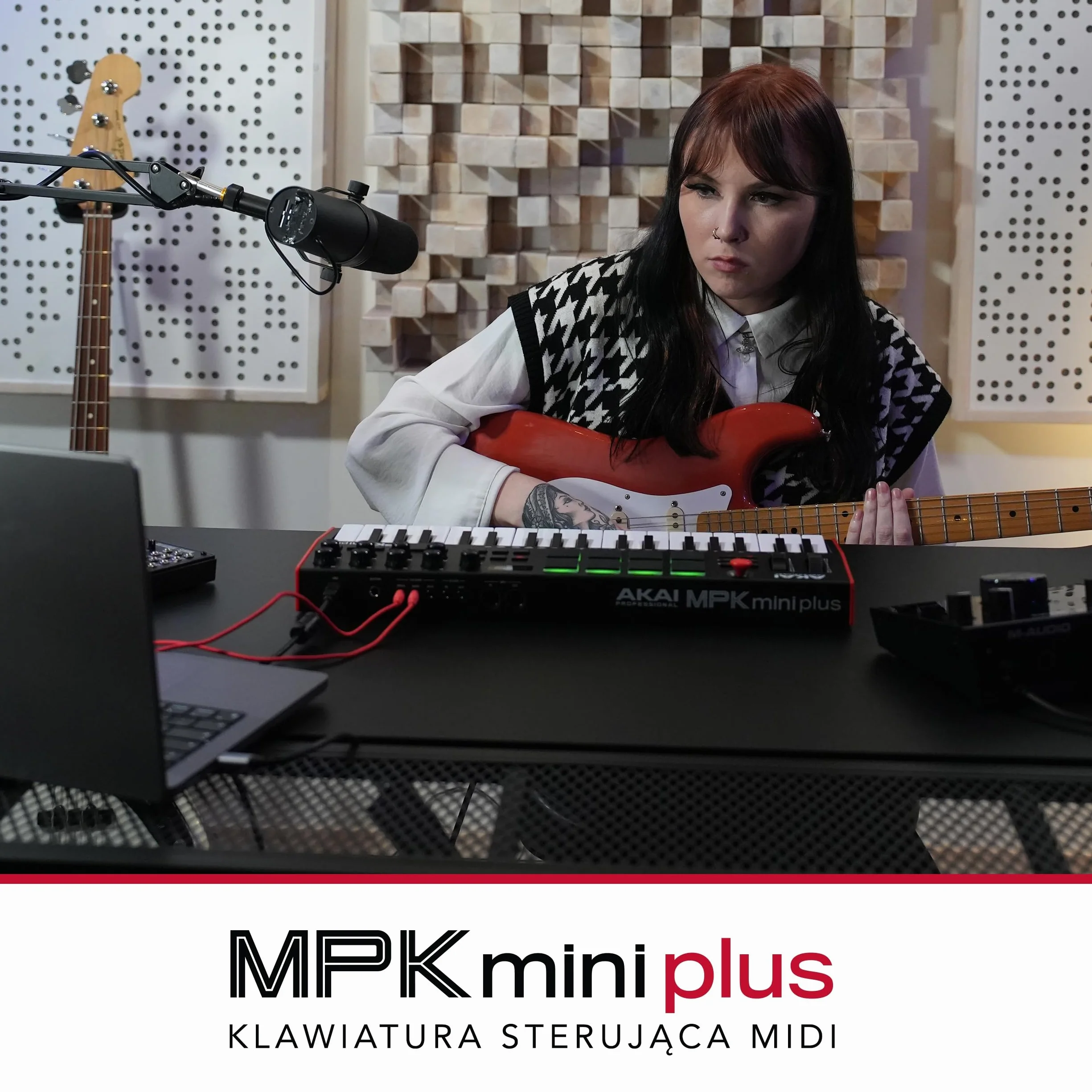 Akai Professional MPK Mini Plus – klawiatura sterująca USB MIDI z 37 miniklawiszami, 8 padami MPC, sekwencerem, MIDI/CV/Gate I/O, programem do produkcji muzyki oraz pakietem Native Instruments