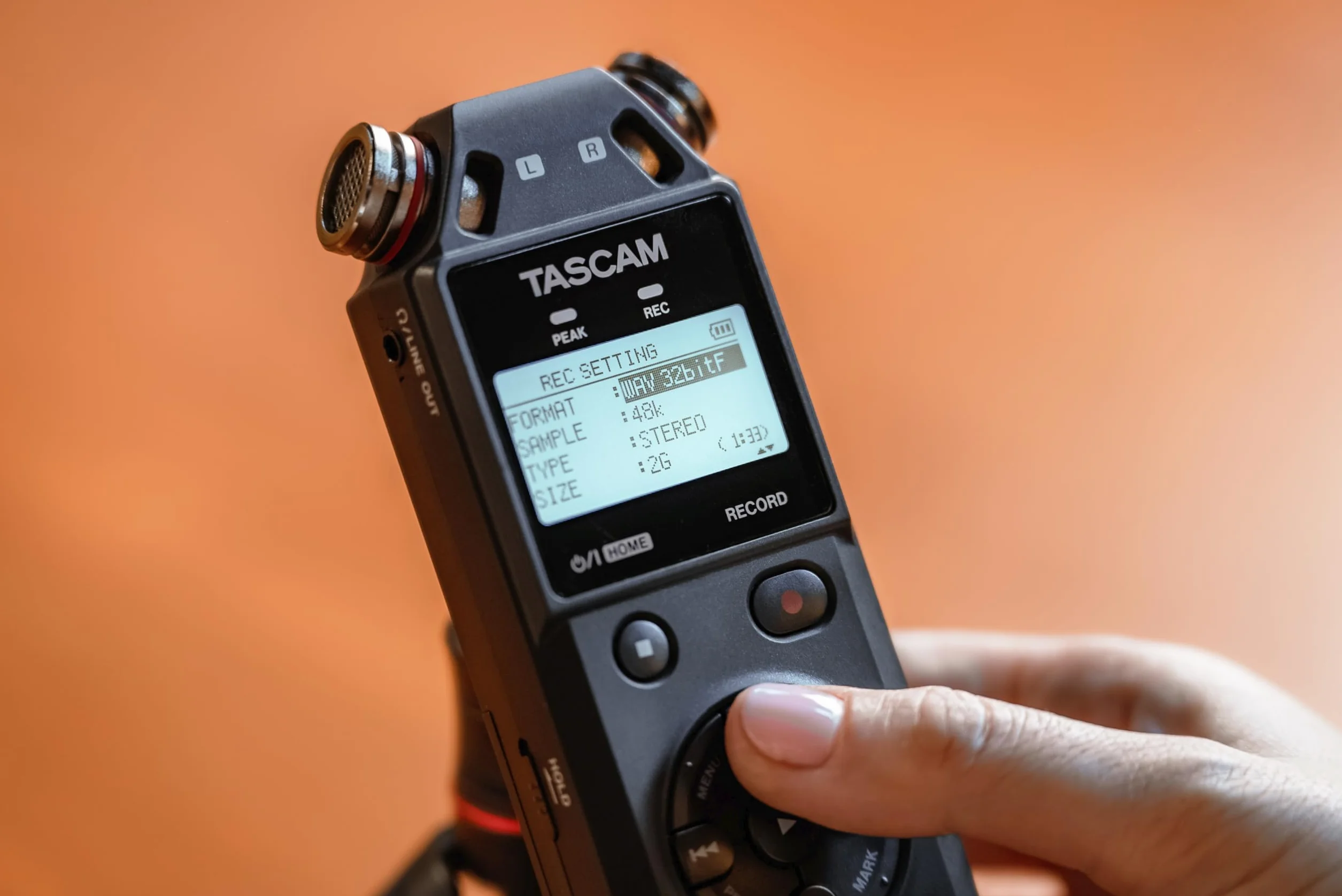 Tascam DR-05XP - 2-kanałowy 32-bitowy przenośny przenośny rejestrator ręczny z interfejsem audio USB-C