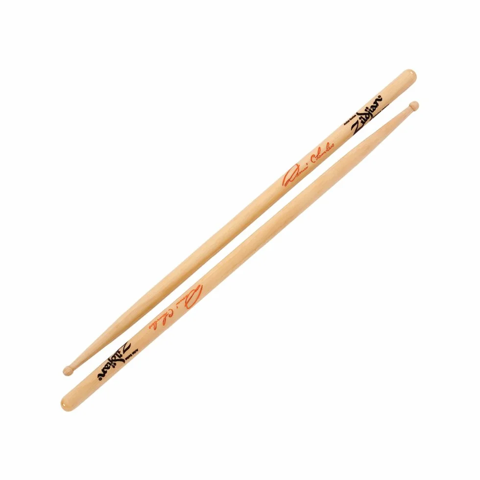 Zildjian seria artystów pałeczki hikory - Dennis Chambers - podpis z drewnianą końcówką