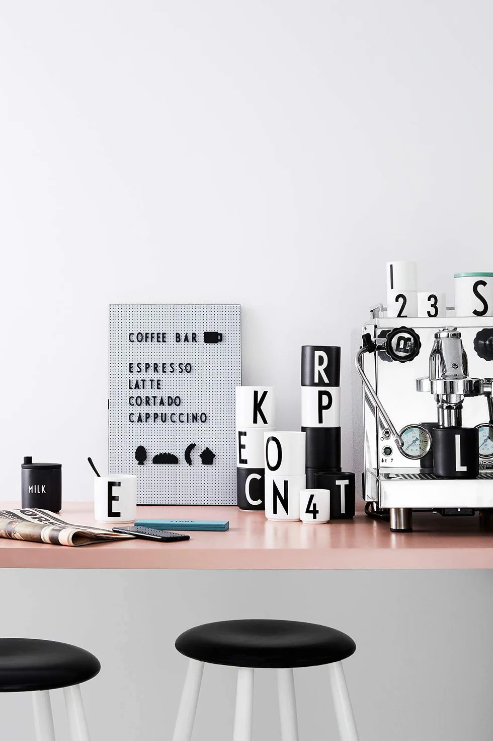 Design Letters Liczby i litery do dekoracji domu, wymienne ikony do tablicy montażowej, rekwizyty do fotobudki do filcowej tablicy listowej, litery i cyfry do biura, dekoracji, na imprezę, czarne, 132