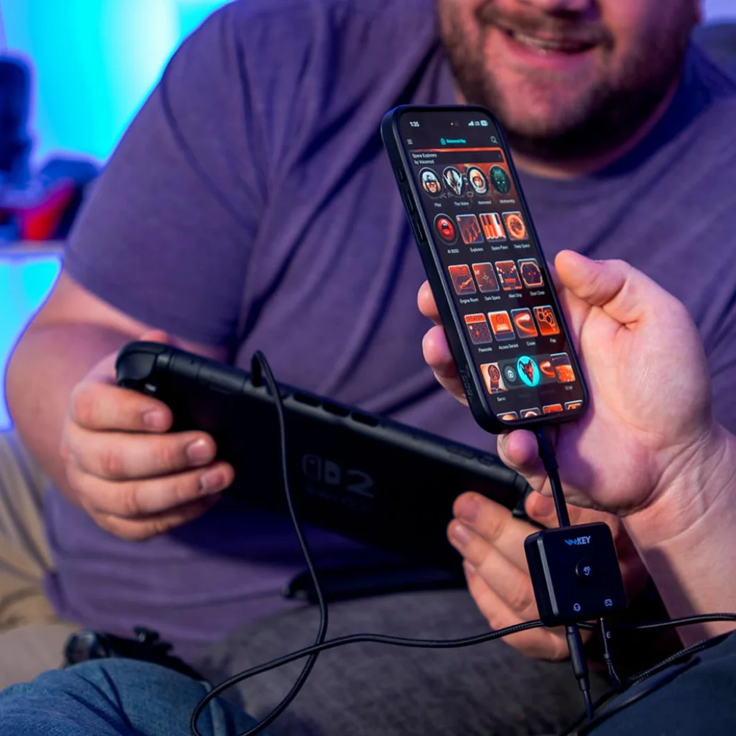 Voicemod Key VMKey Zmieniacz Głosu Soundboard dla Konsol Gamingowych PS5 PS4 XBOX SWITCH2
