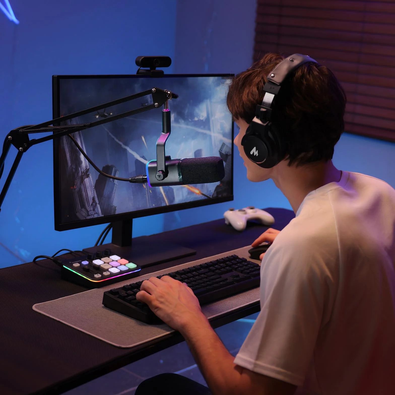 MAONO Dynamiczny mikrofon gamingowy XLR/USB z ramieniem wysięgnika, przycisk wyciszenia, sterowanie wzmocnieniem, RGB PC