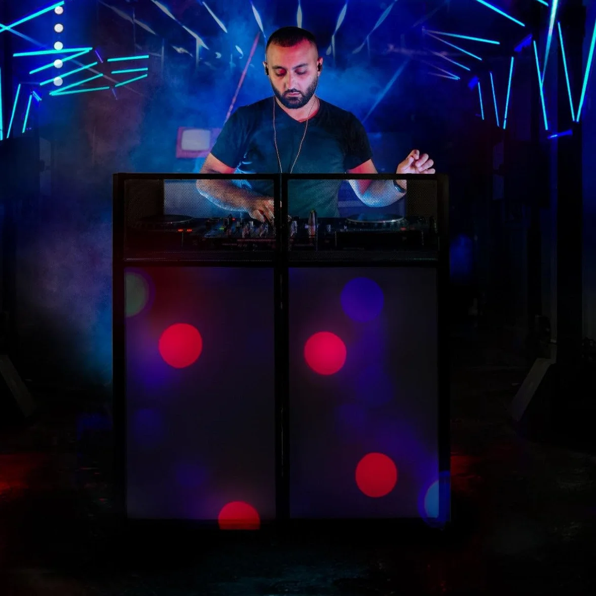 DJ Disco Booth stojak mikser półka składany przenośny ekran stół powlekana proszkowo stal wymienne rozciągliwe panele z tkaniny 1 x czarne i 2 x białe ściereczki torba do przechowywania bezpieczny