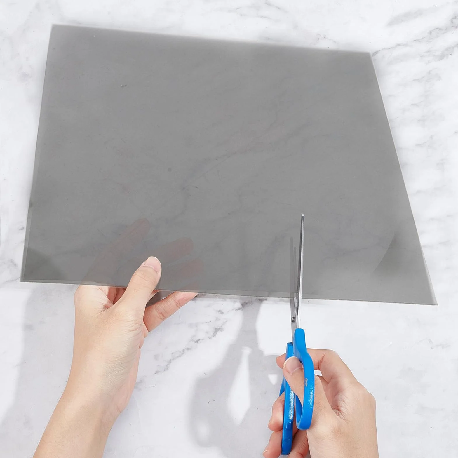 Polarizing Screen Filter, Adhesive Polarizings Film Sheets, Scratch-Resistant Display Layers for Car, Instrument Panel, Office Screens, Educational Physics Tools, Electronics Use 18cm/7.09in