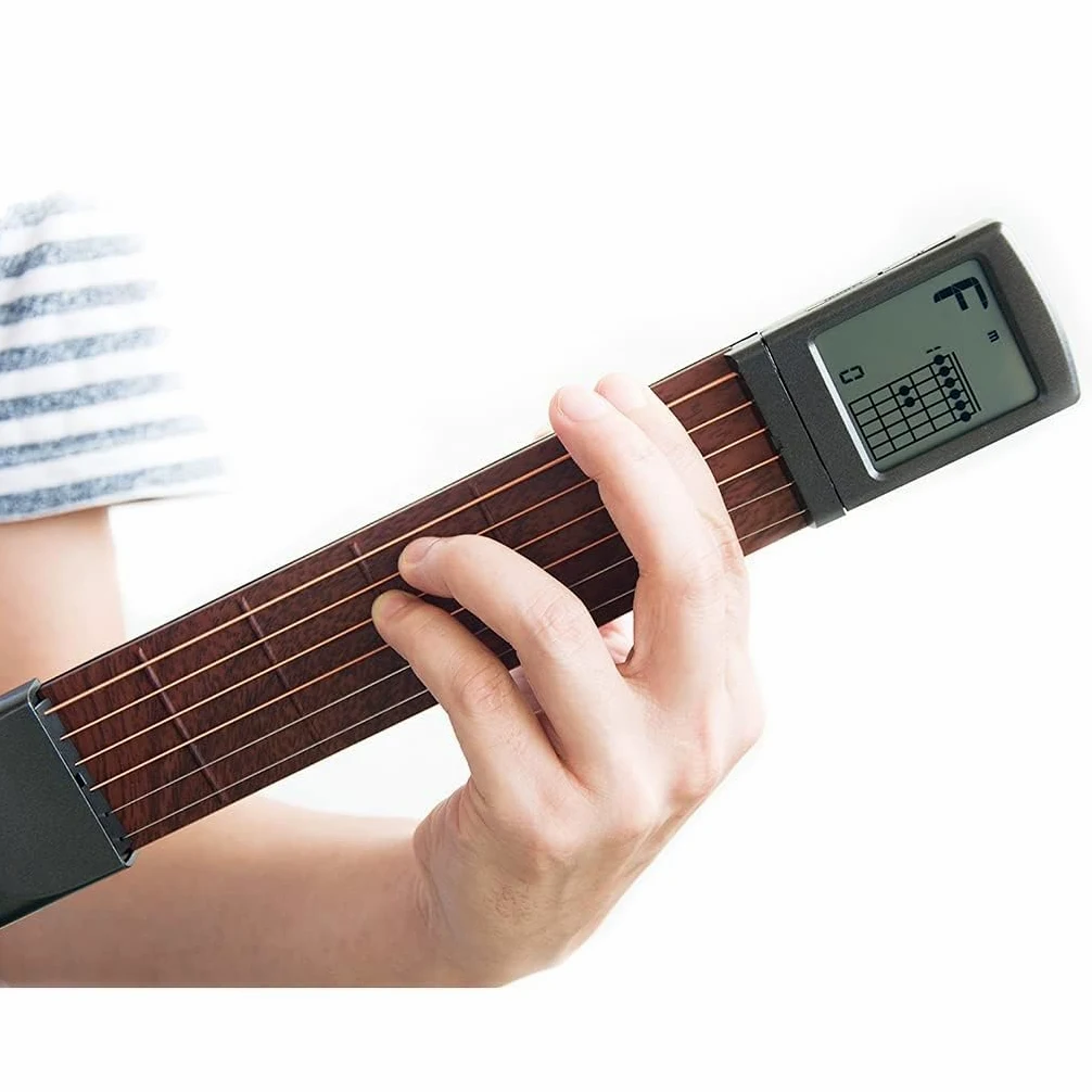 Przenośne kieszonkowe narzędzia do nauki gry na gitarze, elektroniczne akcesoria do akordów gitarowych, z funkcją metronomu, kompaktowe narzędzie pomocnicze, idealne dla muzyków i początkują(3 PCS)