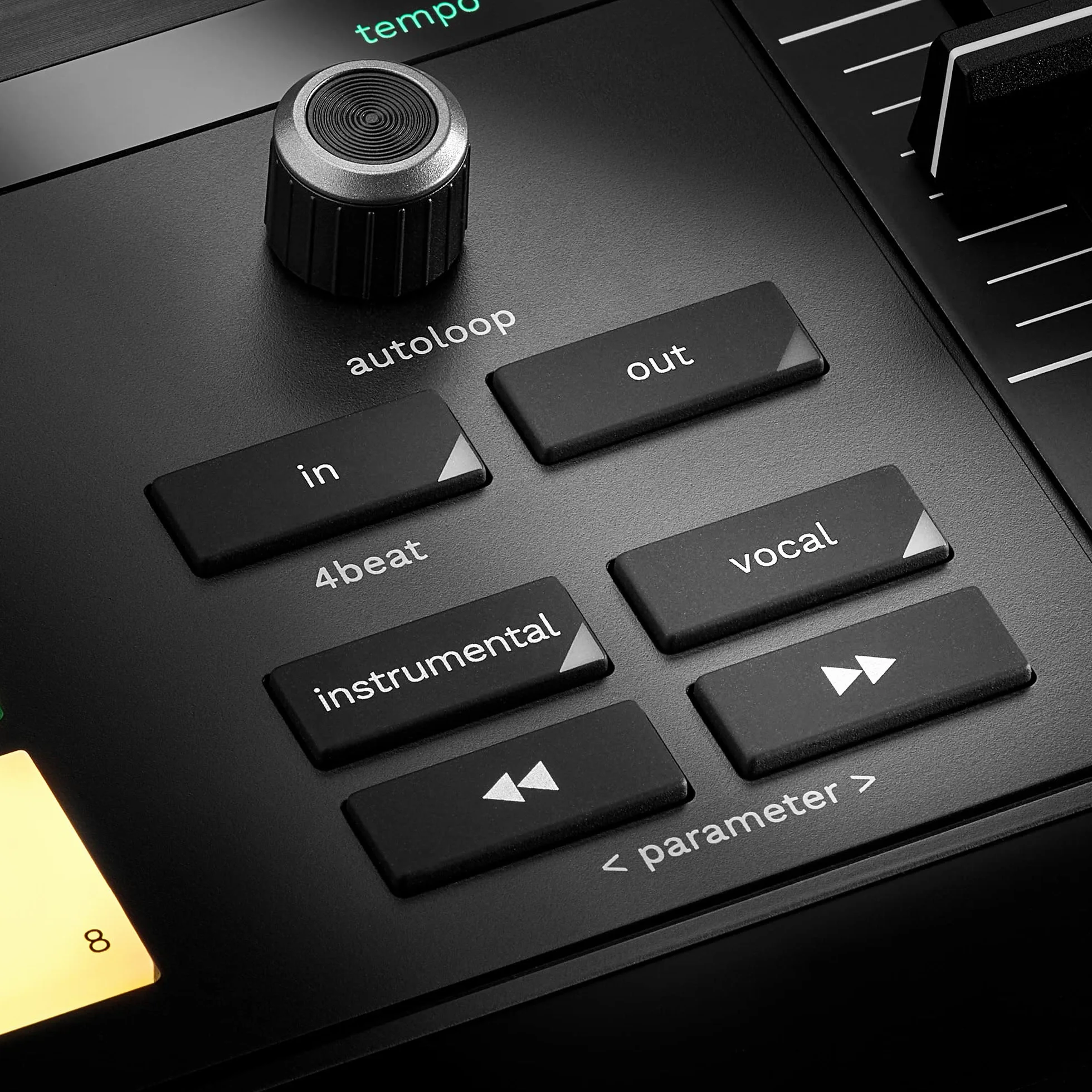 Hercules DJControl Inpulse T7 – Motoryzowany, dwukanałowy kontroler DJ w eleganckiej czerni