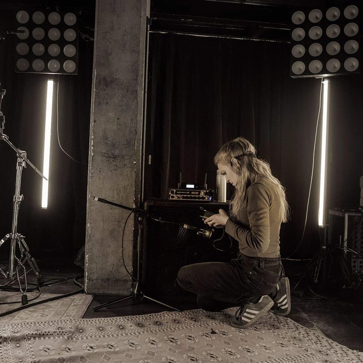 Shure BETA 52A Mikrofon - dynamiczny mikrofon kardioidalny z neodymowym elementem o wysokim natężeniu dźwięku, adapterem do statywu z blokadą, kratką z siatki stalowej
