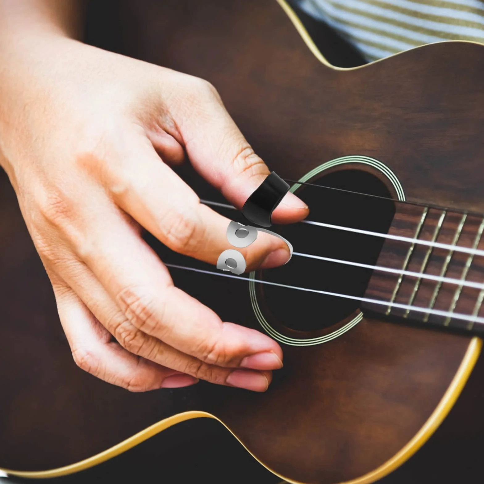 ASTER 6-częściowy zestaw stalowych kostek gitarowych, w tym kostki na palec kciuk, regulowane plektrony na palec banjo, do gitary, basu, ukulele