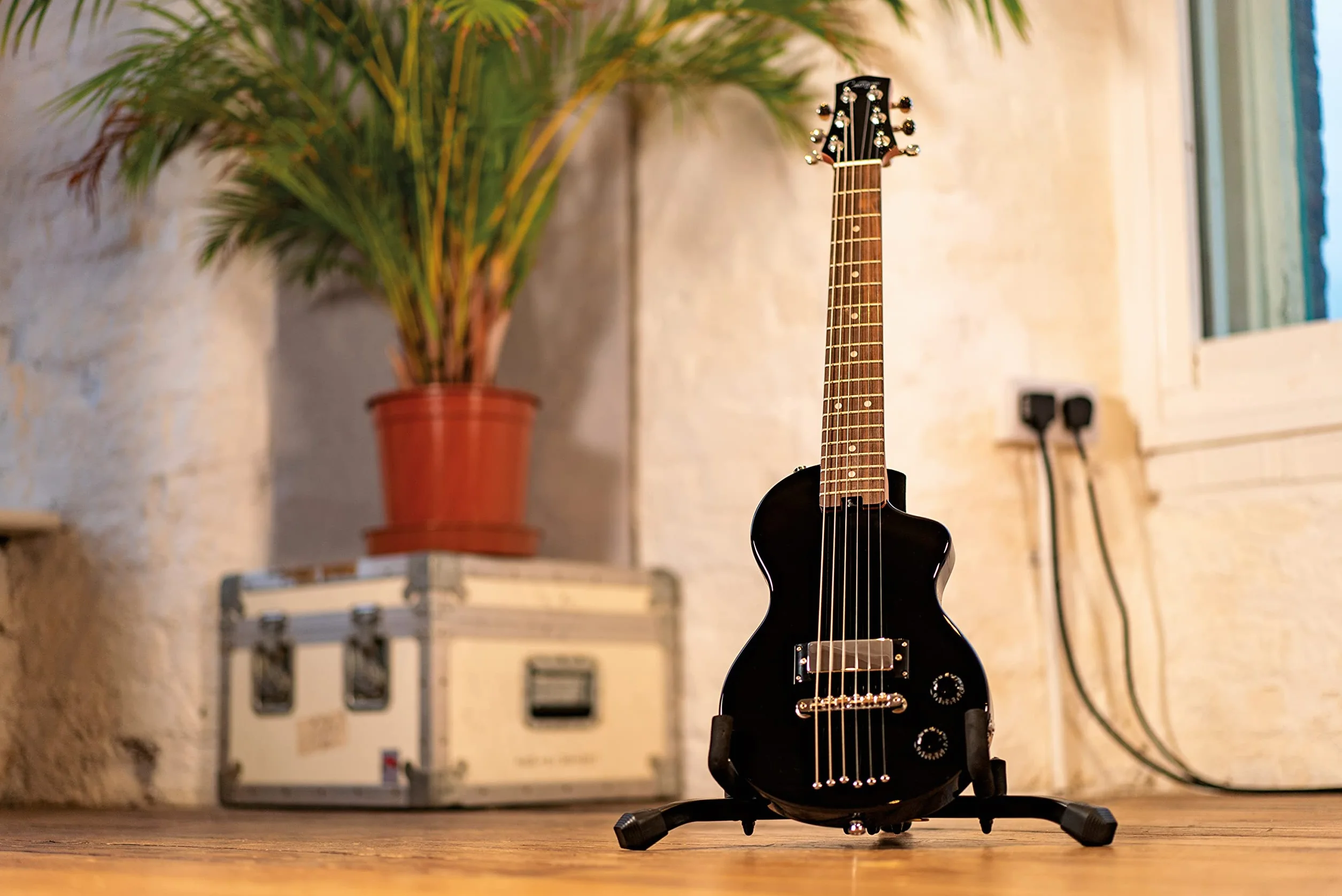 Carry-on By Blackstar BA226016 Mini Jet Black gitara elektryczna – idealna dla dzieci i dorosłych, początkujących i podróży, Czarna