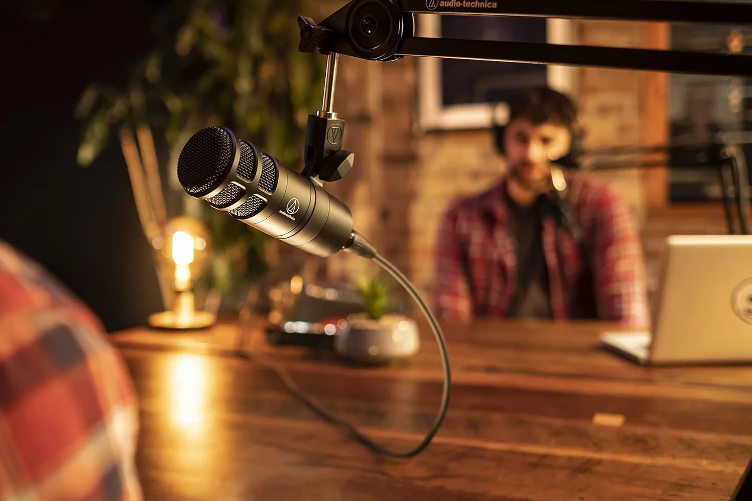 Audio-Technica AT2040 Hiperkardioidalny dynamiczny mikrofon do podcastów