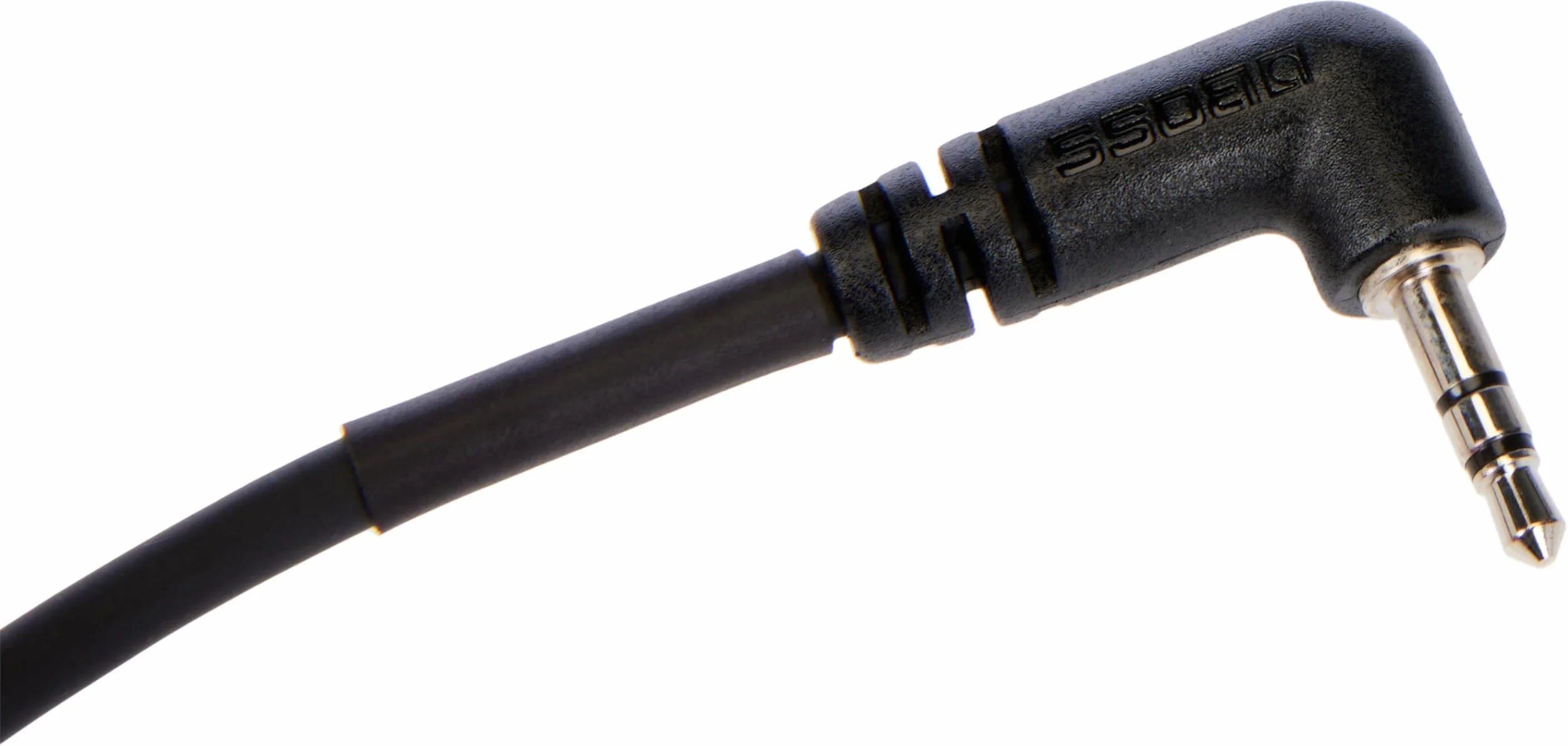 BOSS BCC-2-3535 – 60cm - Oszczędzający miejsce kabel TRS MIDI 3,5 mm – zapewnia najwyższej jakości łączność dla pedałów BOSS