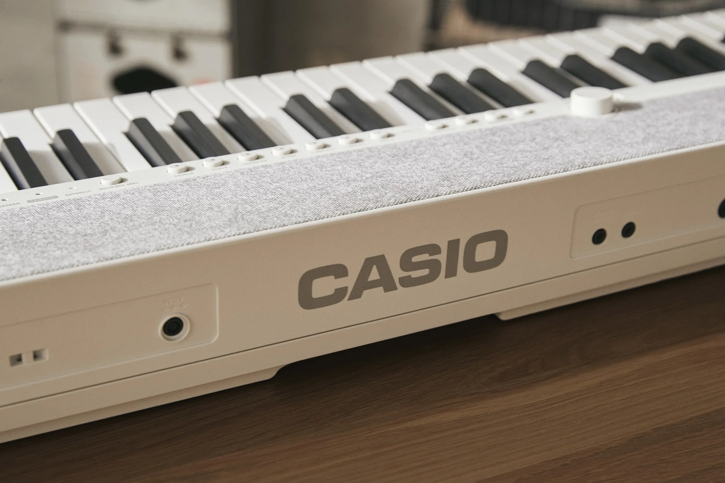 Casio Klawiatura fortepianowa CT-S1-76WE z czułymi na prędkość klawiszami i 61 tonami w kolorze białym