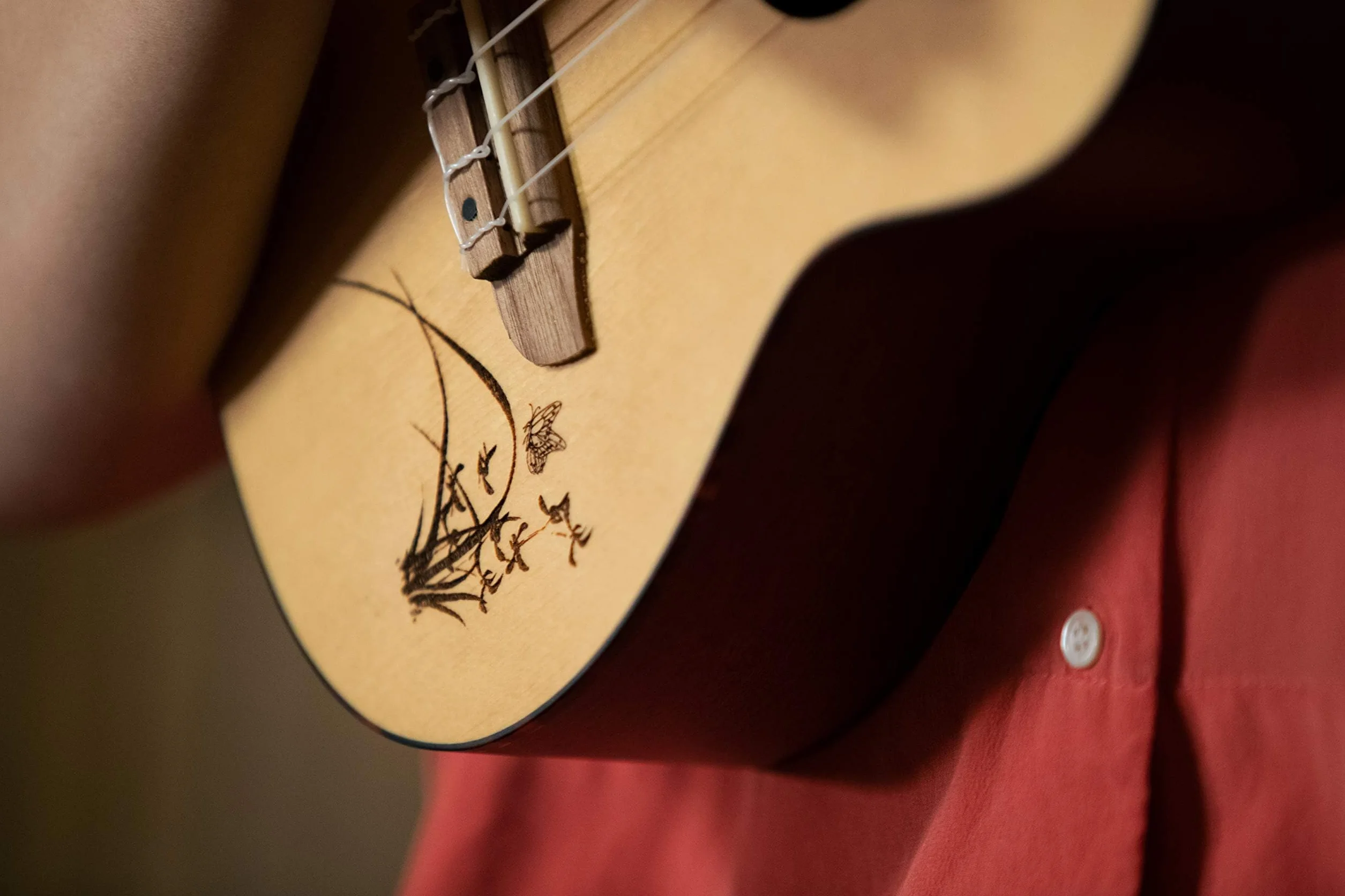 Ortega Guitars Akustyczne Ukulele Koncertowe – Seria Bonfire – Świerk/Sapele, Wykończenie Naturalne (RU5)