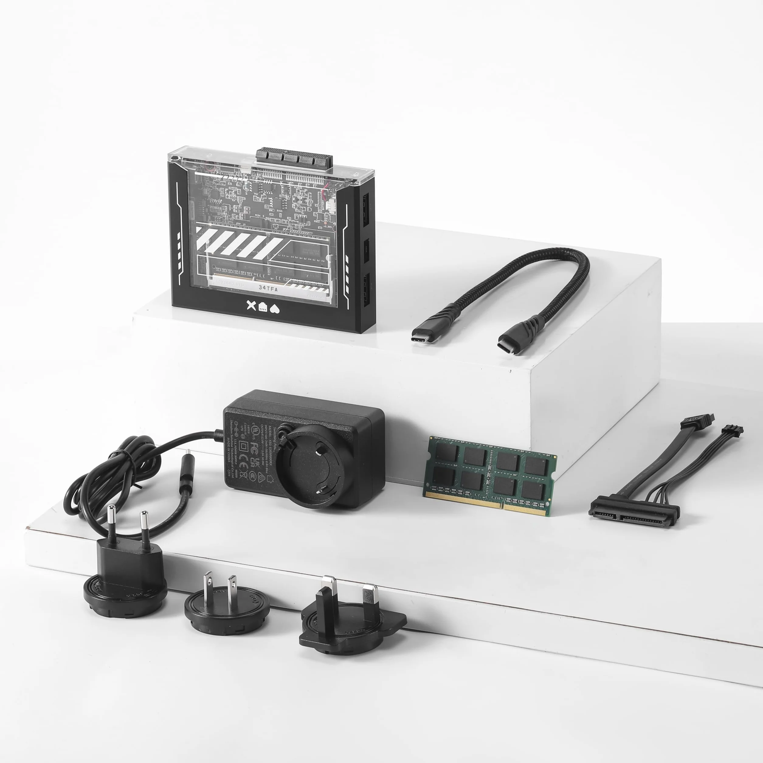 ZimaBlade 7700 Zestaw pamięci masowej Serwer jednopłytkowy X86 dla Cyber Native(z pamięcią RAM i adapterem typu C), Hackable z PCIe x4, Multimediów Gigabit Ethernet 4K Magazynowanie sieciowe