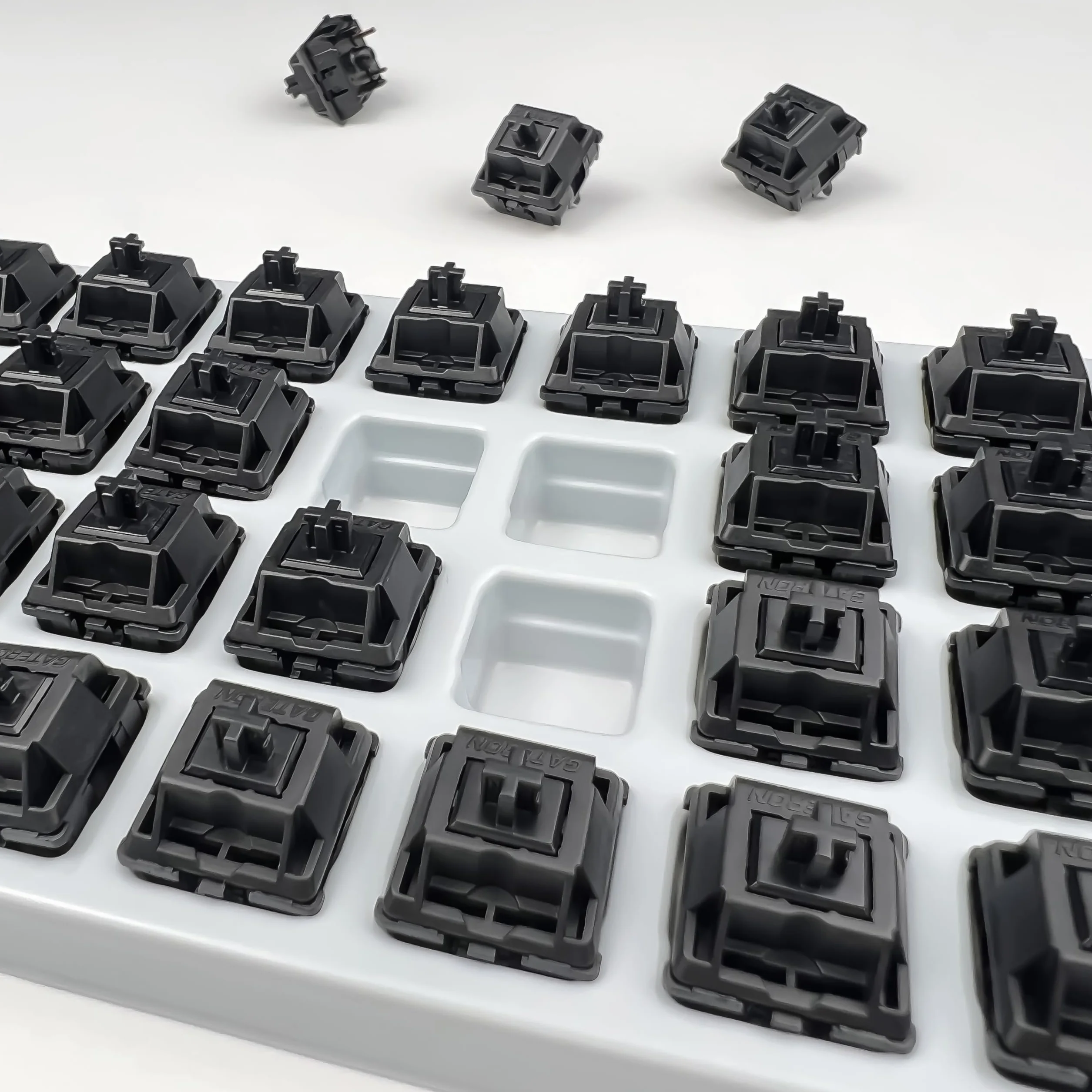 GATERON Oil King V2 wstępnie nasmarowane przełączniki klawiaturowe, 5-pinowe, 55 gf, czarne przełączniki liniowe, kompatybilne z klawiaturą mechaniczną MX, DIY, 72 szt., czarne