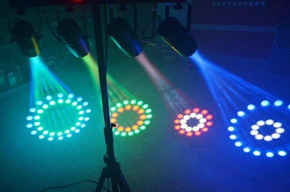 BeamZ 4-SOME Zestaw 4 reflektorów - 228 diod LED, kolory RGBW, moc 50W, z listwą T, torbą ochronną, DMX, idealny do zastosowań mobilnych