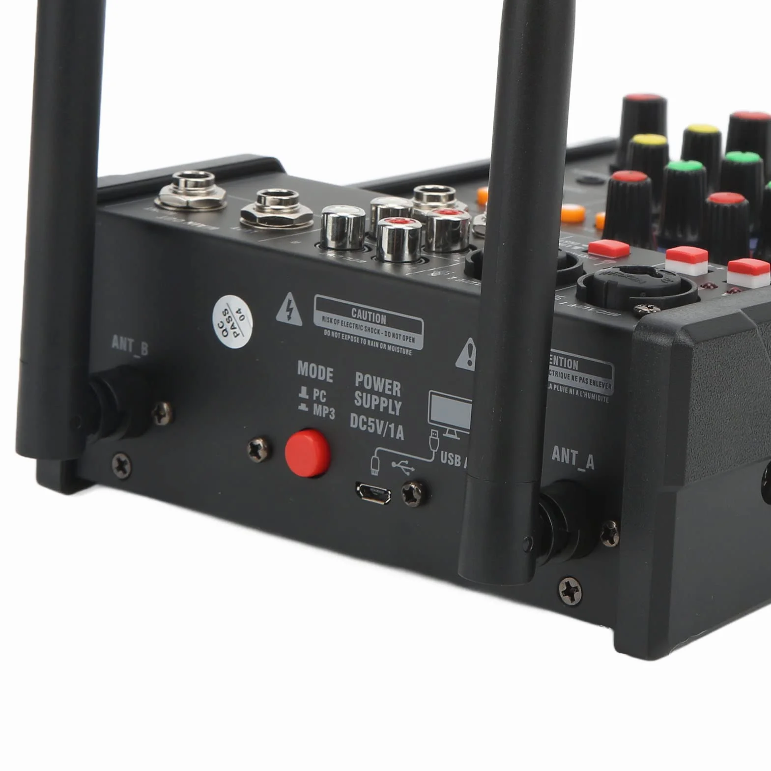 Mały mikser stereo Bluetooth z 2 mikrofonami bezprzewodowymi, 4-kanałowy mikser audio, rodzinny procesor stereo, mikser DJ do transmisji na żywo