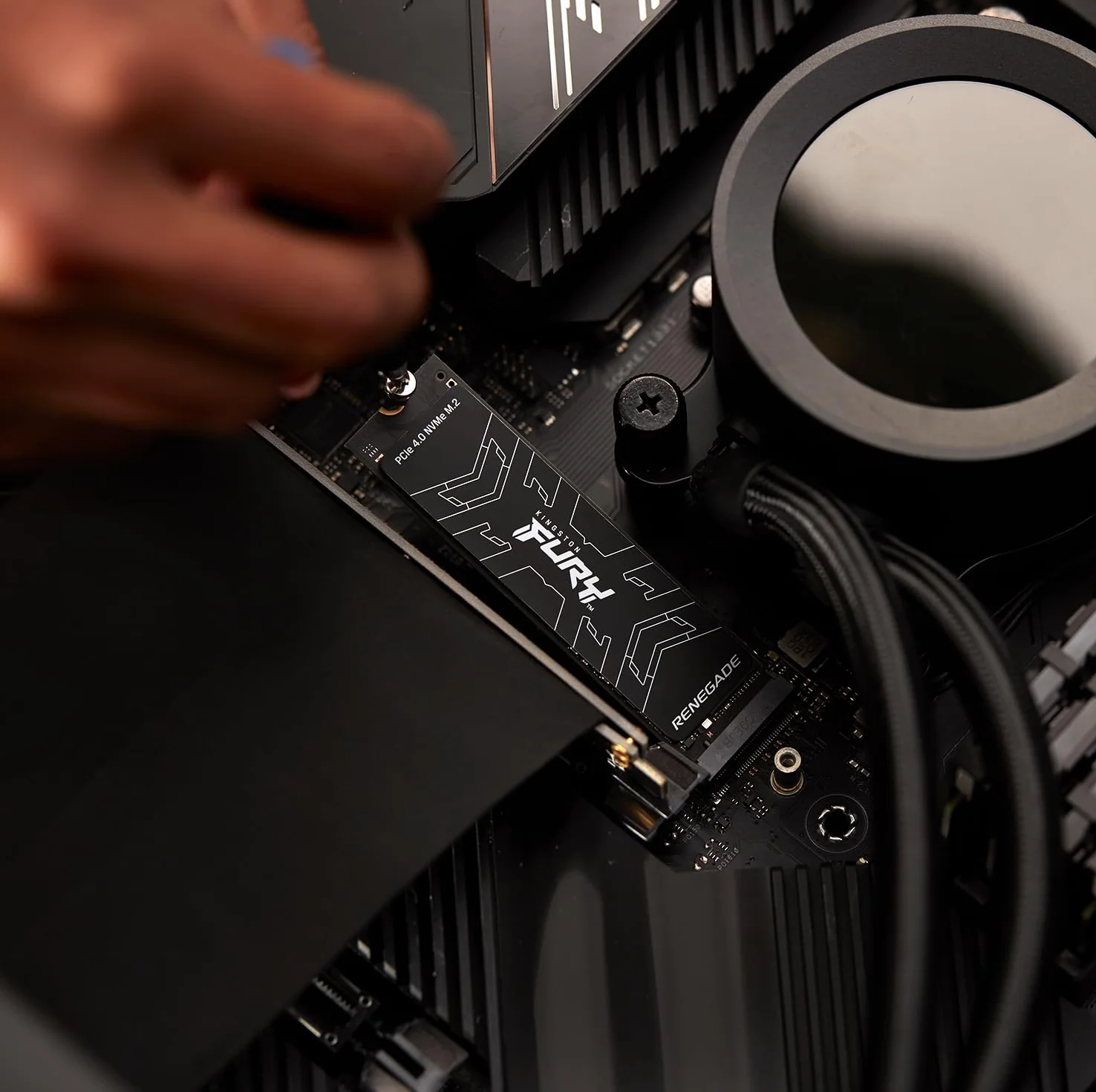 Kingston FURY Renegade PCIe 4.0 NVMe M.2 SSD dla graczy, entuzjastów i zaawansowanych użytkowników - SFYRD/2000G, Czarny