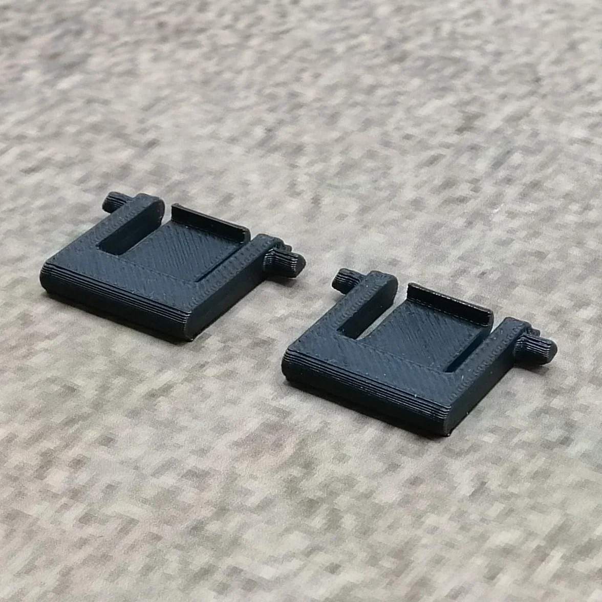 1 para (2 szt.) zapasowe nóżki do klawiatury, czarne, kompatybilne z Sharkoon PureWriter RGB, część zamienna, stojak na klawiaturę, nóżki, keyboard