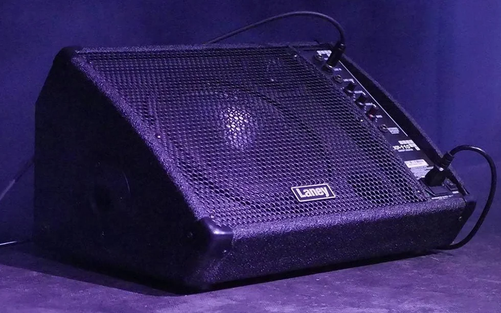 Laney CONCEPT Series CXP-110 - aktywny monitor sceniczny, 130 W, głośnik niskotonowy 25.4 cm, czarny