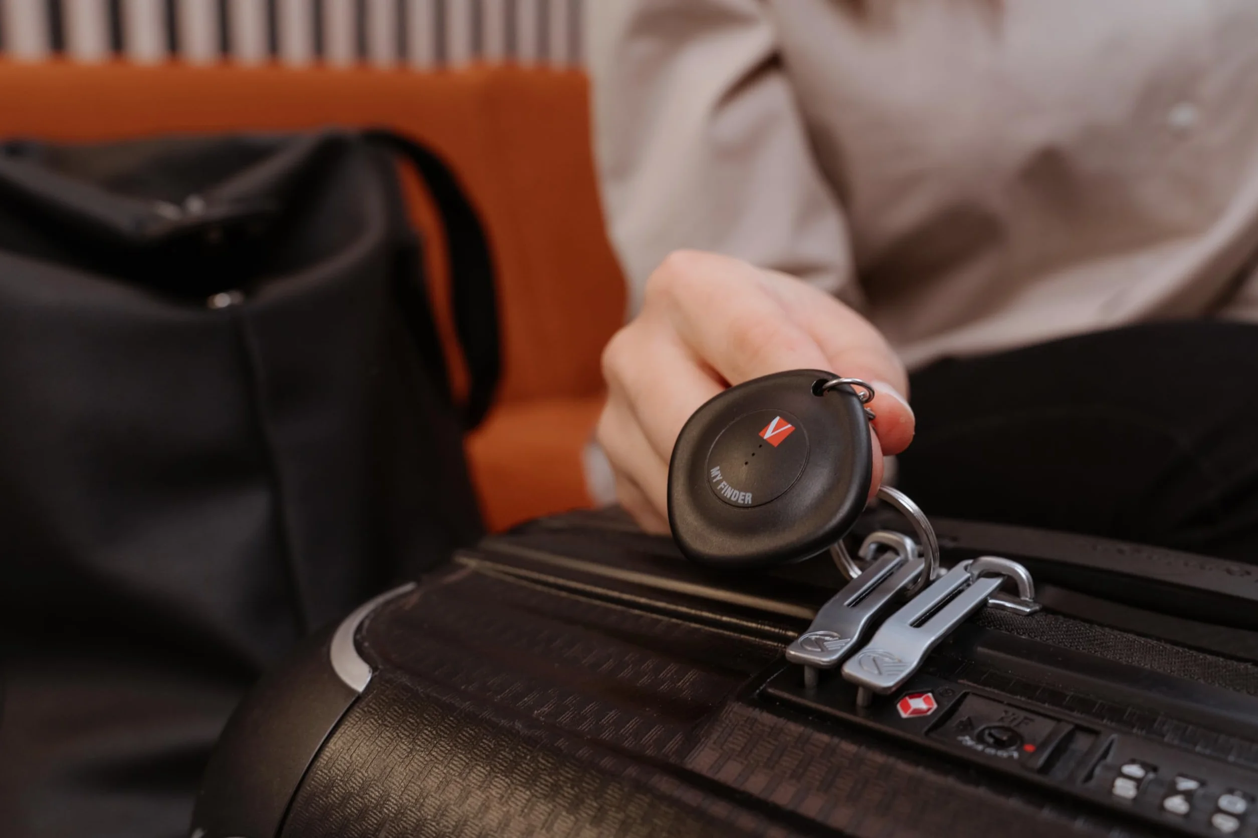 Verbatim My Finder, Bluetooth Tracker do plecaka, walizki, portfela, kluczy i innych przedmiotów, kompatybilny z Apple "Wo jest?", lokalizator kluczy z wymienną baterią