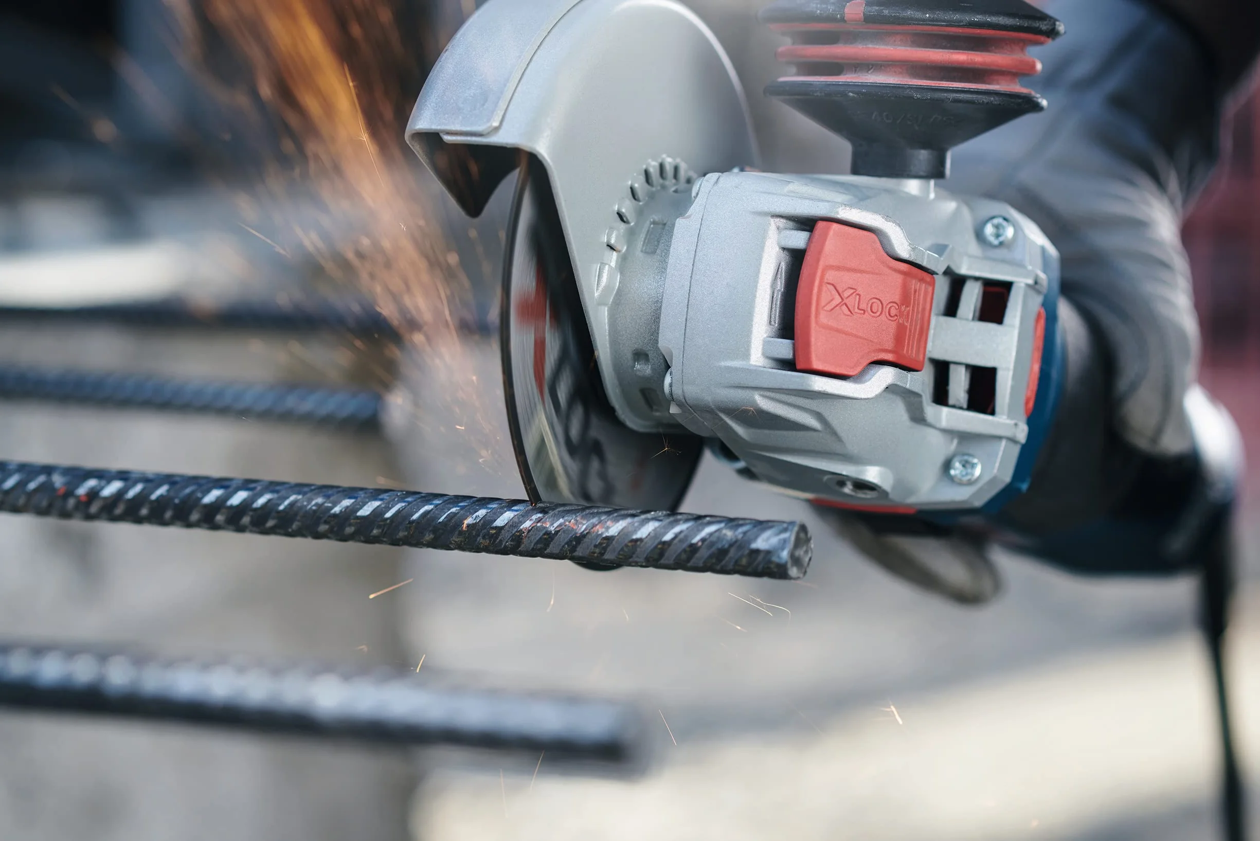 Bosch Professional Tarcza tnąca Expert for Metal (do metalu, X-LOCK, Ø 125 mm, Akcesoria szlifierek kątowych)