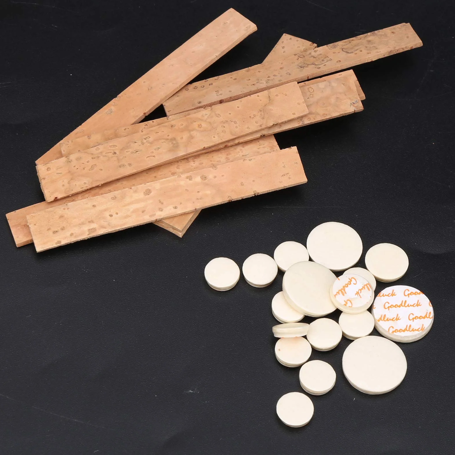 Bb Key Clarinet Pads Kit, Trwałe 17-częściowe podkładki dźwiękowe + 10-częściowe naturalne arkusze korka Zestawy zamienne do instrumentów klarnetowych