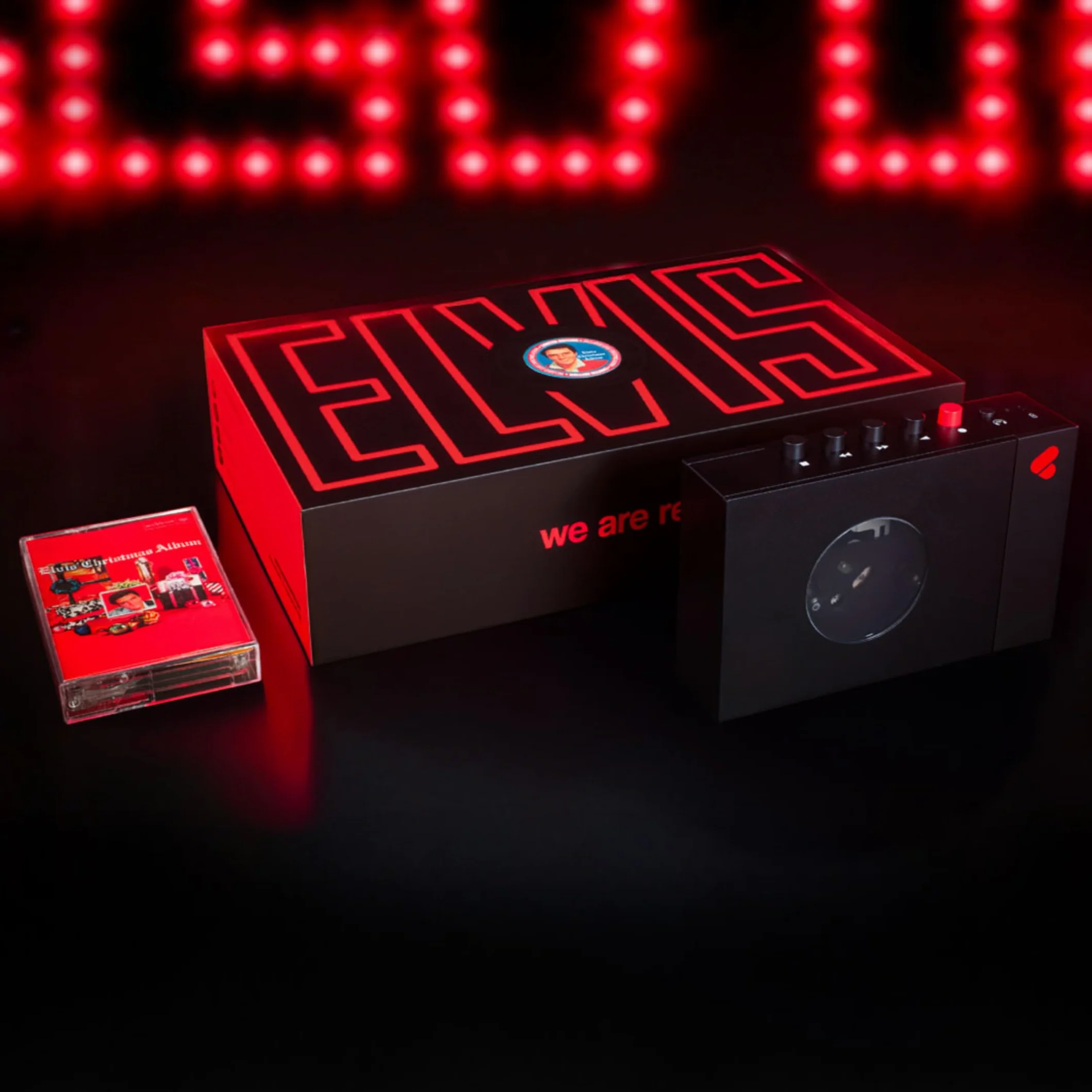 We Are Rewind Elvis Limited Edition odtwarzacz kasetowy przenośny Bluetooth magnetofon kasetowy retro aluminiowa obudowa nagrywanie kaset czarny czerwony