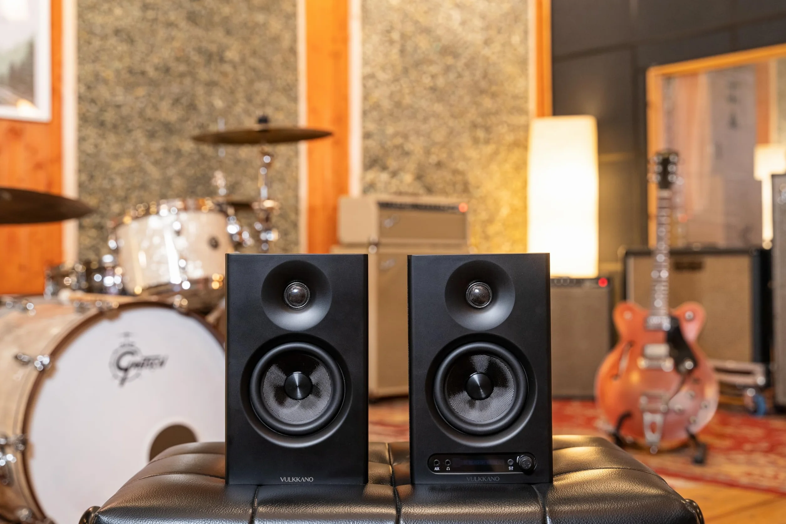 VULKKANO PRO4 monitory studyjne z 4-calowym głośnikiem niskotonowym, Bluetooth, symetrycznym wejściem TRS, RCA, wyjściem na słuchawki, AUX, optycznym, ustawieniami EQ, głośnik do monitora