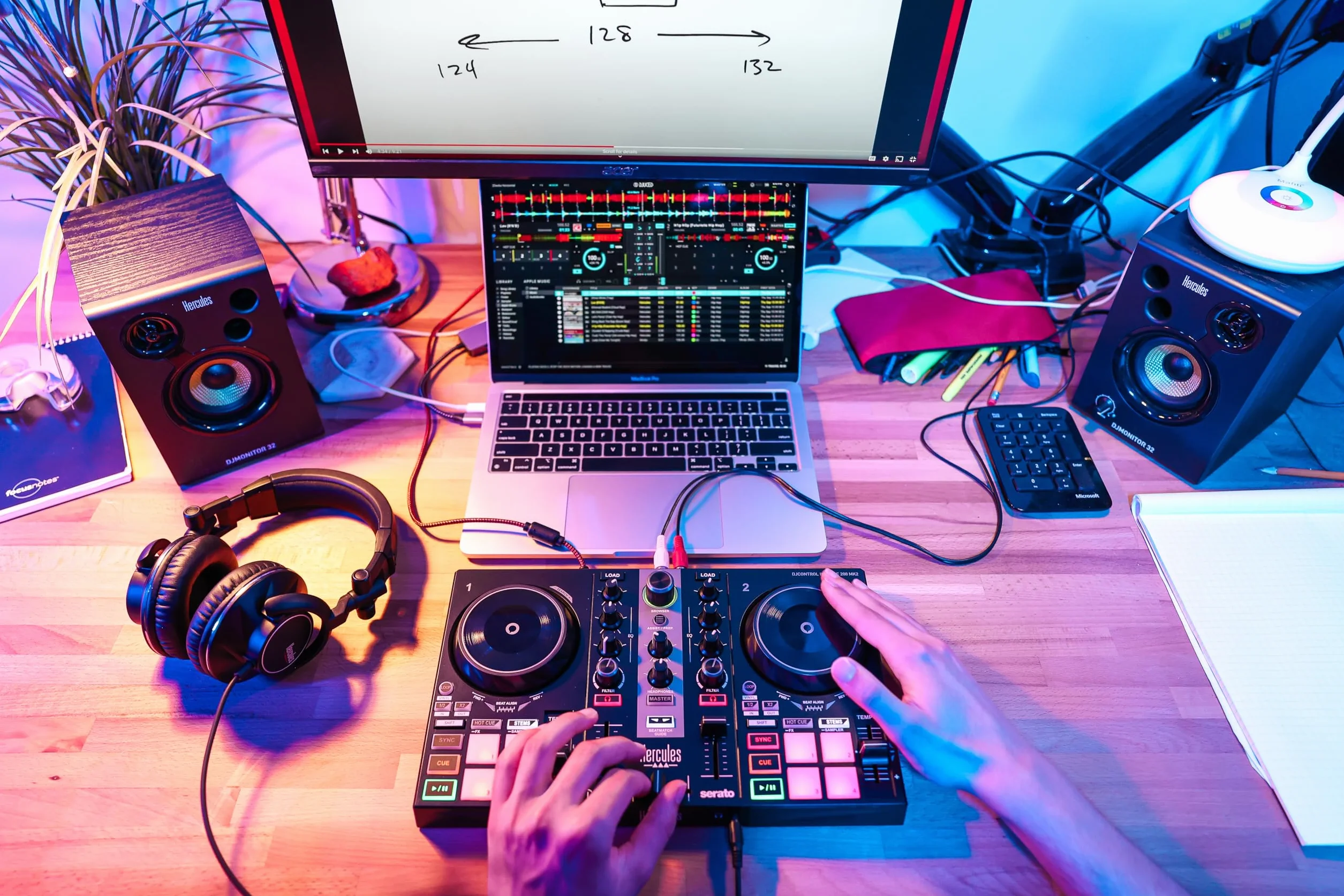 Hercules DJLearning Kit MK2 — Kompletny Zestaw do Nauki Miksowania — Obejmuje Oprogramowanie i Samouczki