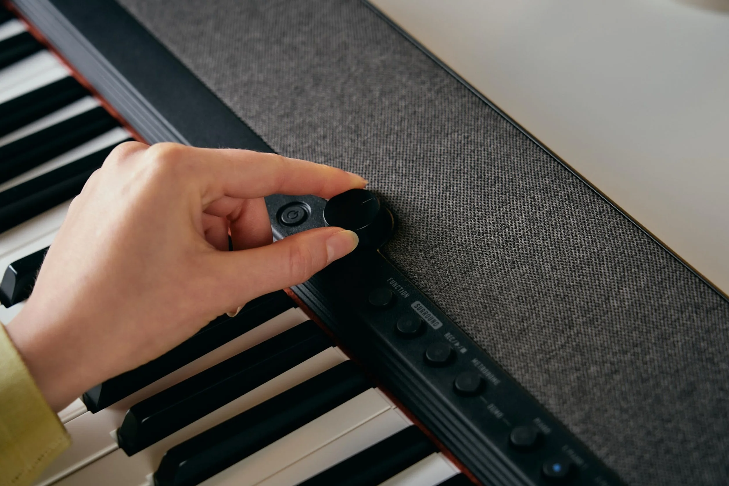 Casio CT-S1 Digitaler Synthesizer 61 Schwarz (MU CT-S1 BK)