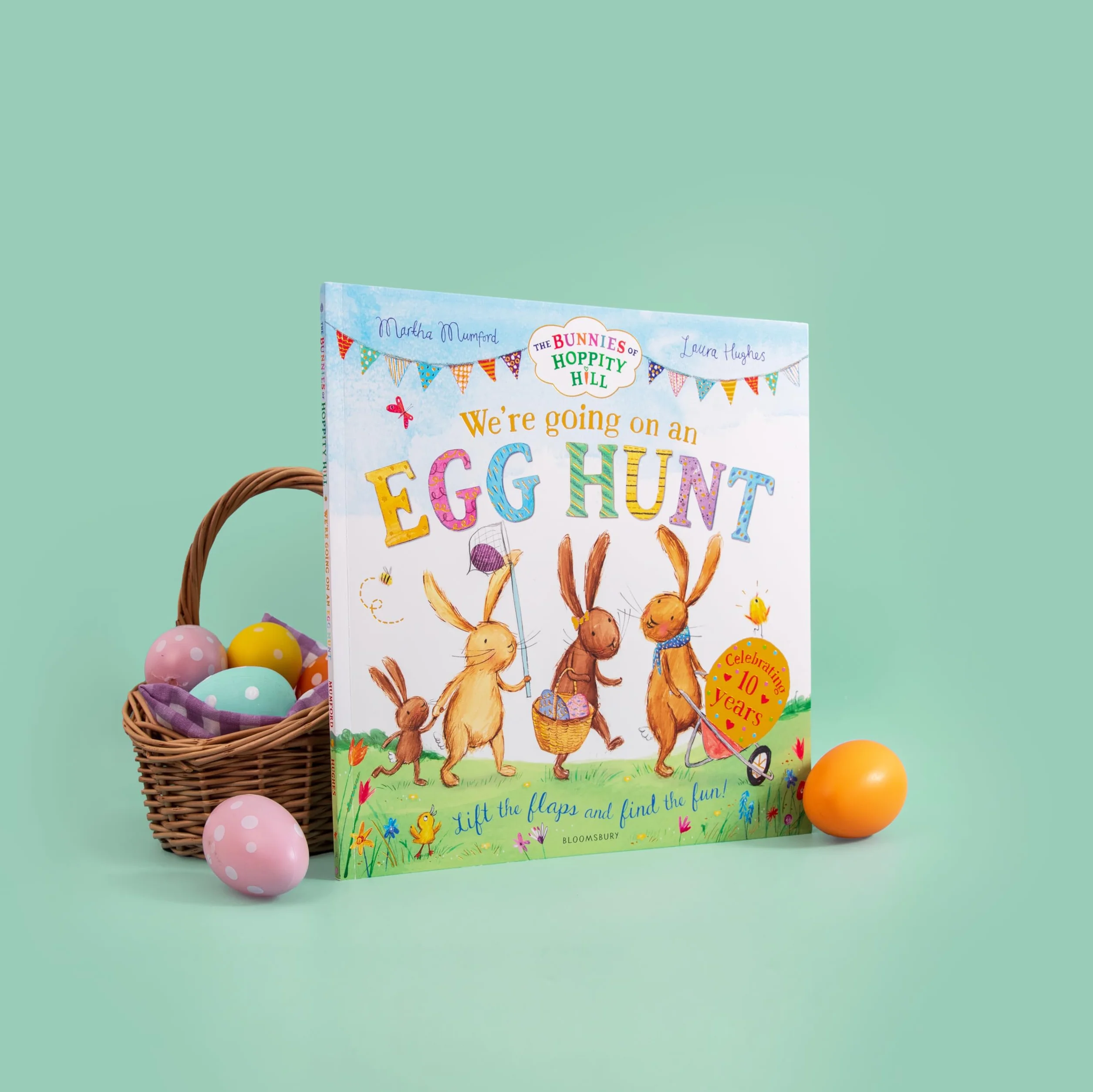 We're Going on an Egg Hunt: The perfect gift for Easter! (The Bunnies of Hoppity Hill)