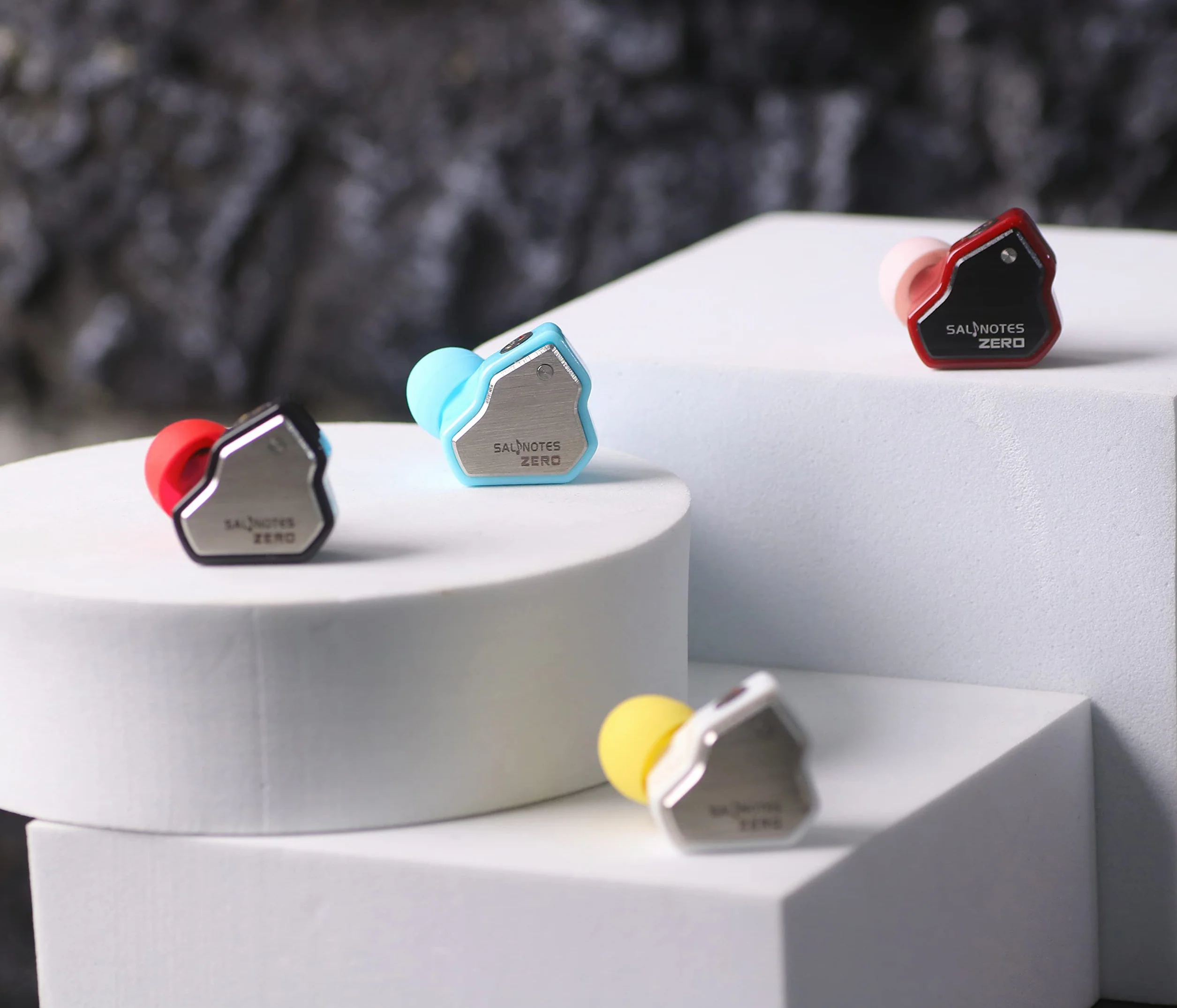 Linsoul 7Hz Salnotes Zero Słuchawki douszne Hi-Fi z dynamicznym przetwornikiem 10 mm IEM, z membraną kompozytową, płyta ze stali nierdzewnej, odłączany 2-pinowy kabel OFC, czerwone, bez mikrofonu