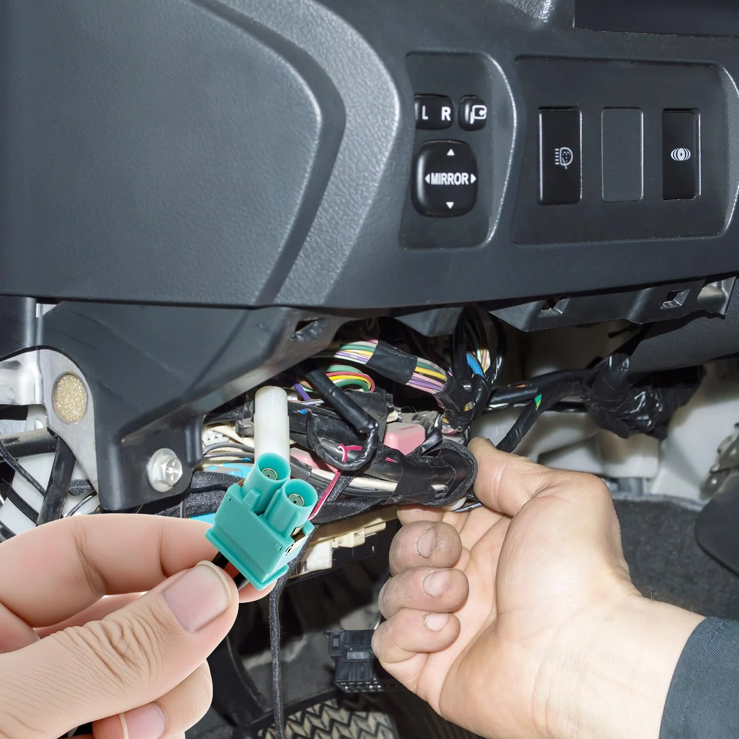 QWORK Wzmacniacz sygnału samochodowego, podwójny adapter Fakra na złącze DIN, adapter anteny samochodowej, kompatybilny z VW Touareg i Porsche Cayenne