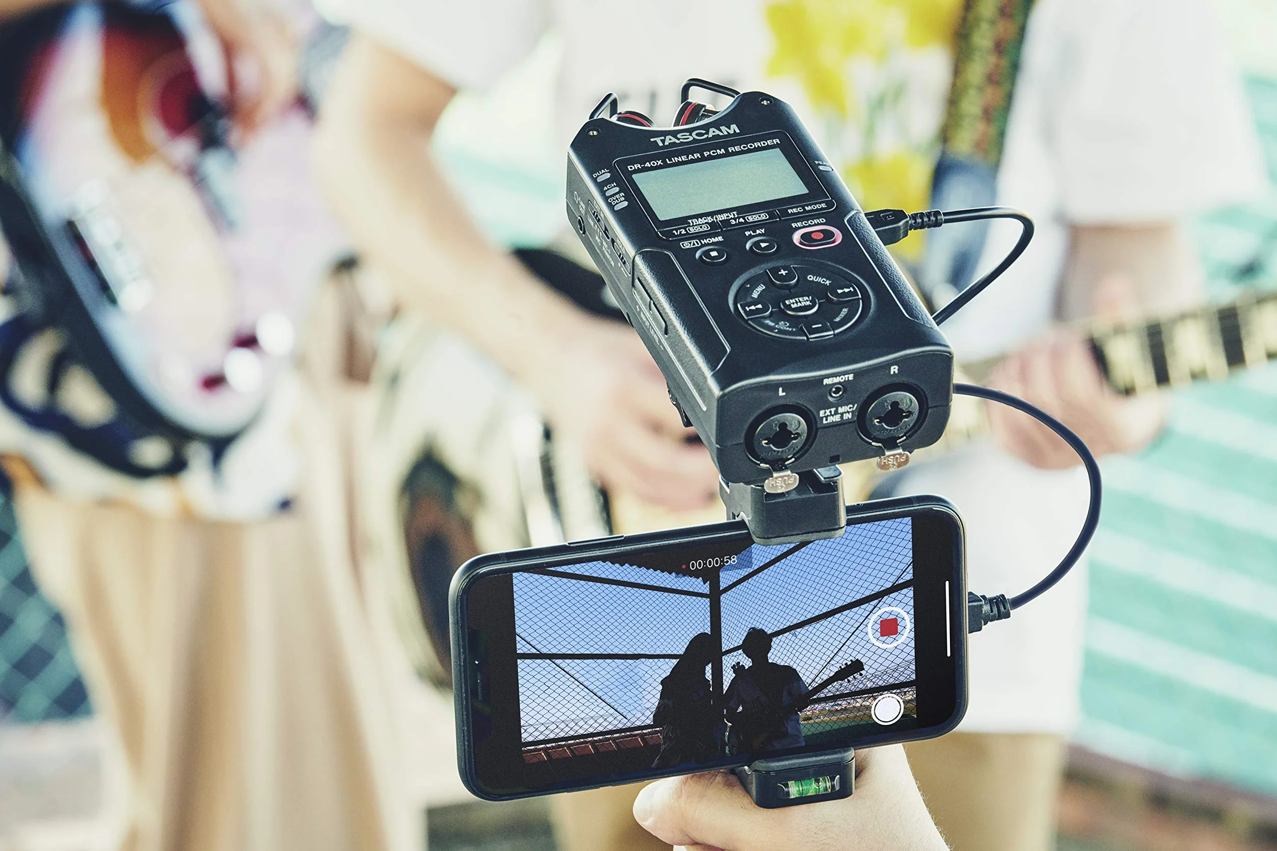 Tascam DR-40X Przenośny rejestrator dźwięku czterościeżkowy z interfejsem USB