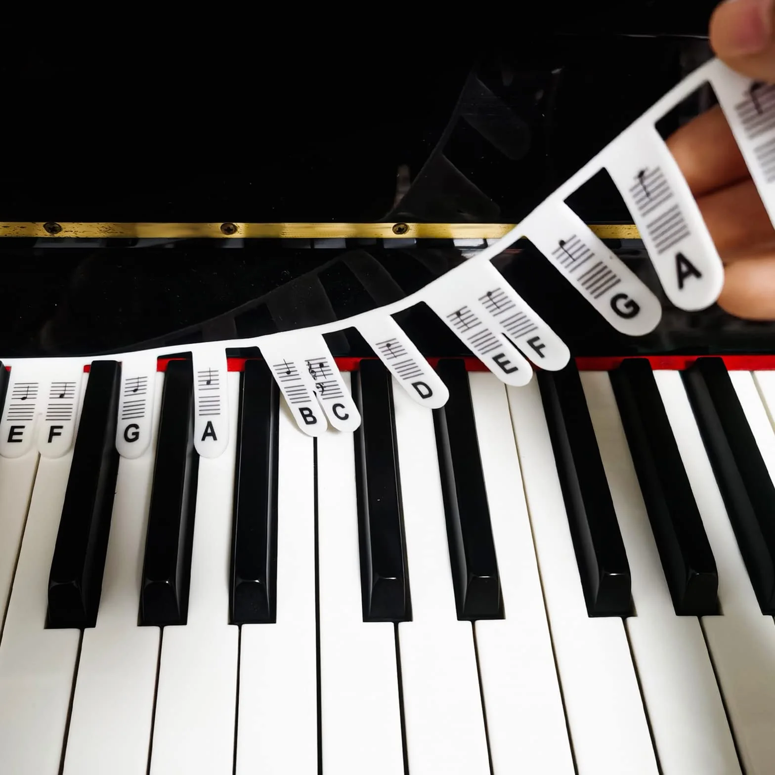 Naklejki na Pianino, Okragly Róg Pelnowymiarowe Naklejki na Klawiature Pianina 88 Klawiszy Silikonu Bez Potrzeby Przyklejania Wielokrotnego Uzytku i Zdejmowane Piano Keyboard Stickers ze Skrzynka