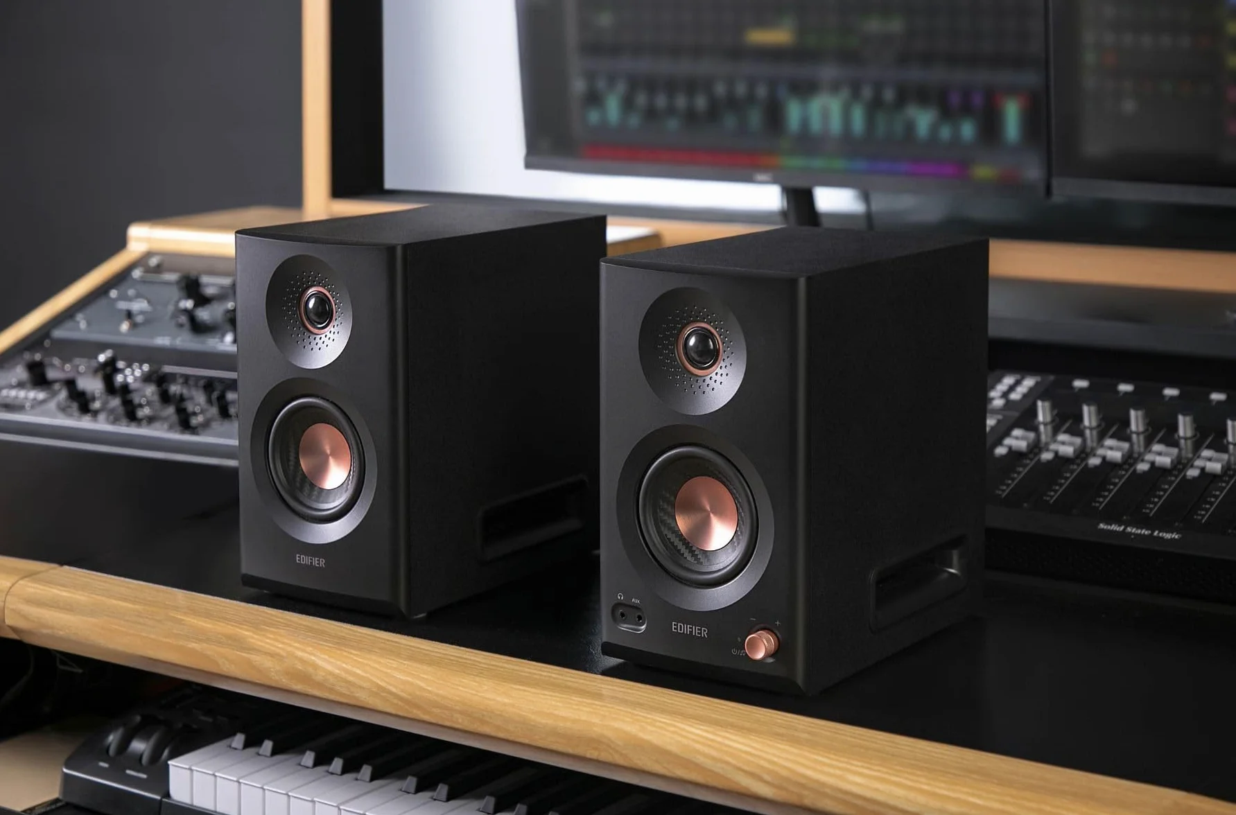 Edifier MR5 aktywne głośniki studyjne | Hi-Res 3-drożny monitor 110 W + Tri-Amped Crossover |XLR, TRS, RCA + AUX|LDAC Wireless 24 bit/96 kHz|ConneX-App|EQ + przedni regulator |2 kolory (czarny)