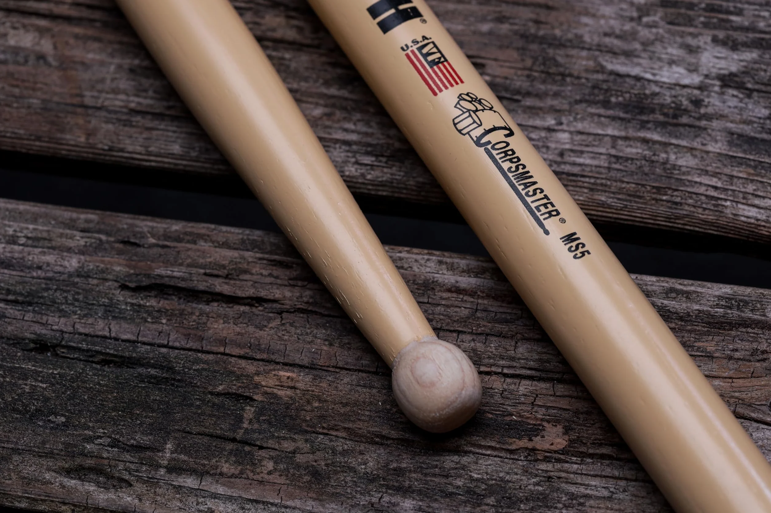 Vic Firth - Pałeczki do bębnów z serii Corpsmaster® - MS5-17 cali (43,18 cm) - stożek średni - drewniana końcówka