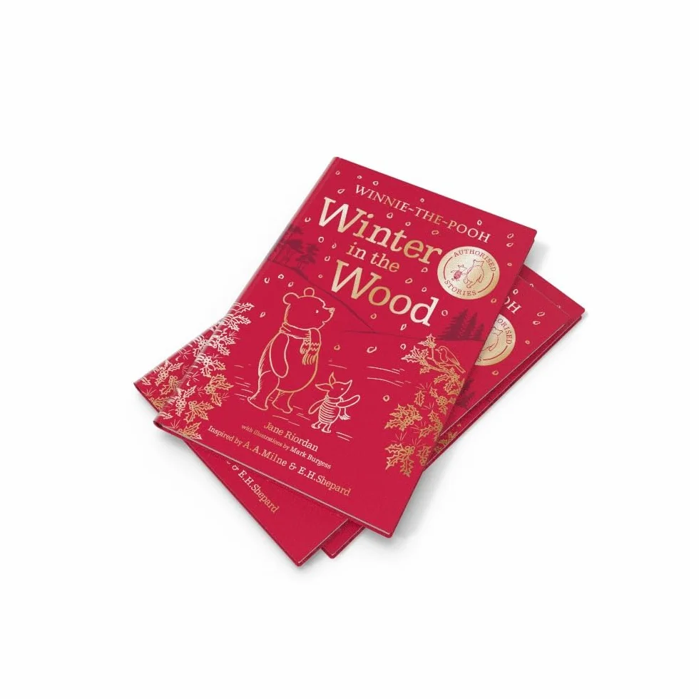 Winnie-the-Pooh: Winter in the Wood: Warming tales for winter, an authorised illustrated story collection perfect for Pooh fans of all ages and makes a wonderful Christmas gift