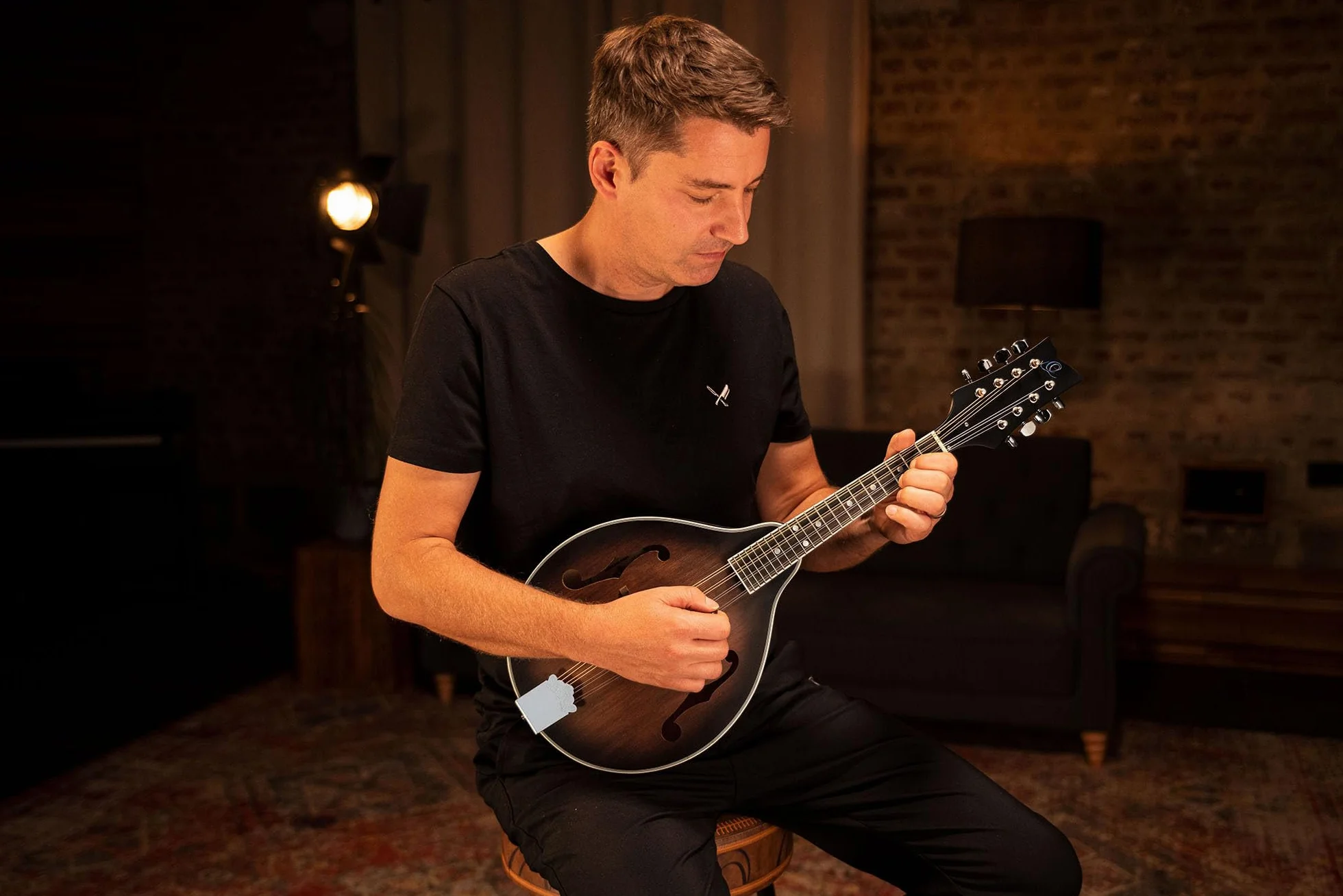 Ortega Guitars Bluegrass A-Style mandolina – Americana Series – świerk i klon z satynowym wykończeniem do whisky (RMA30-WB)