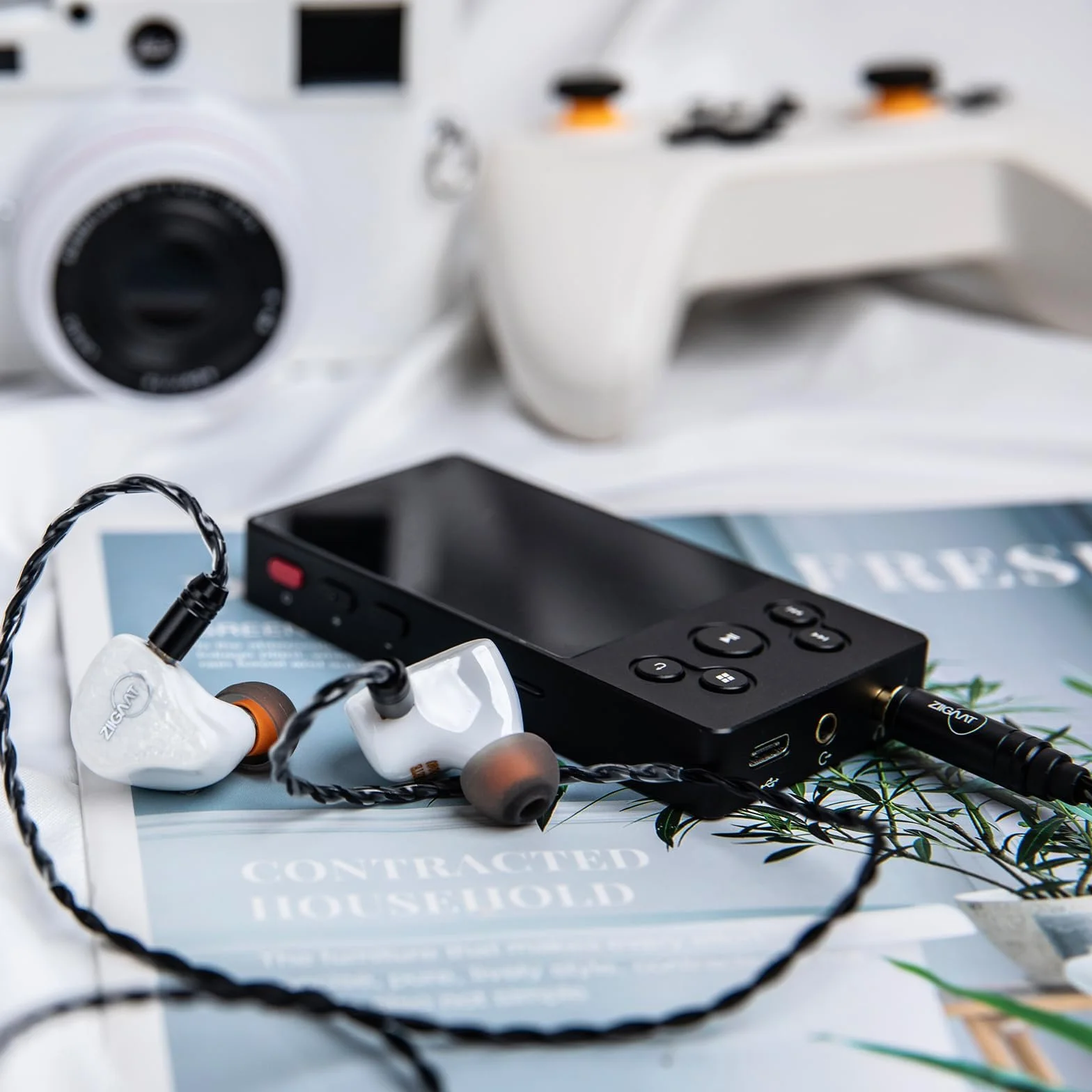 ZiiGaat x Fresh Reviews Arete In Ear Monitor, hybrydowe słuchawki 1DD+4BA IEM, przewodowe słuchawki do gier, Studio Monitor Tunning, ze zdejmowanym kablem IEM dla muzyka audiofila (białe)