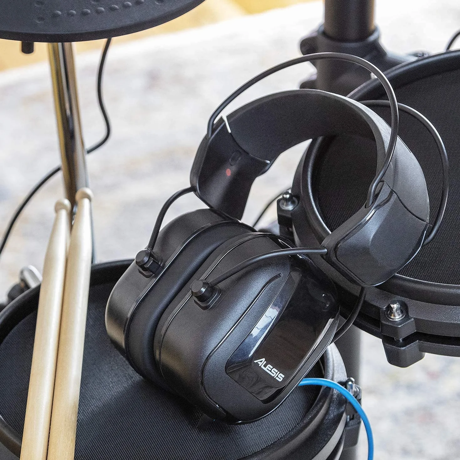 Alesis DRP100 Nauszne słuchawki referencyjne do perkusji elektronicznej izolacja akustyczna