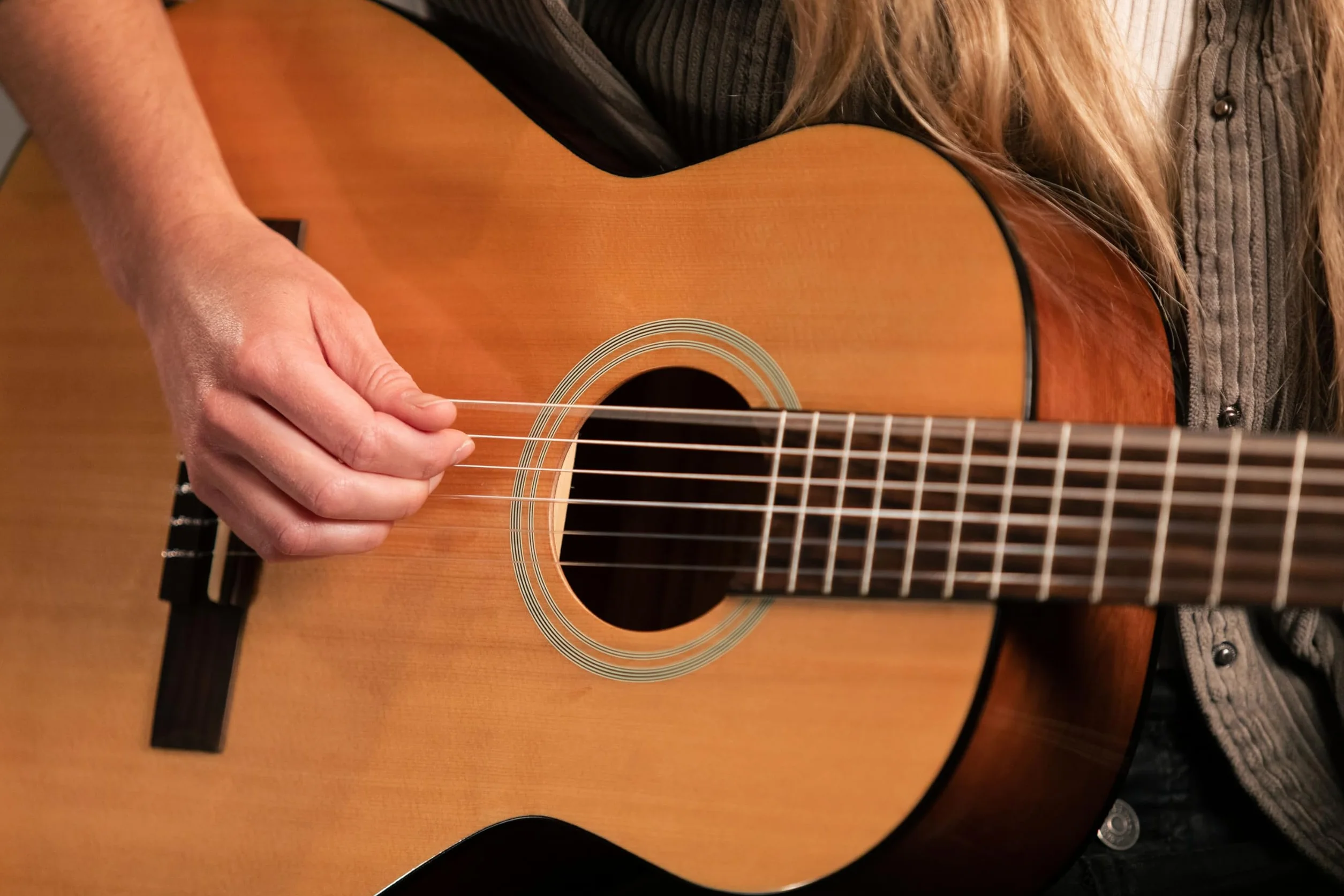 Ortega Guitars 3/4 Classical Guitar – Seria Student – Świerk/Katalpa, Wykończenie Naturalne, Połysk (RST5-3/4)