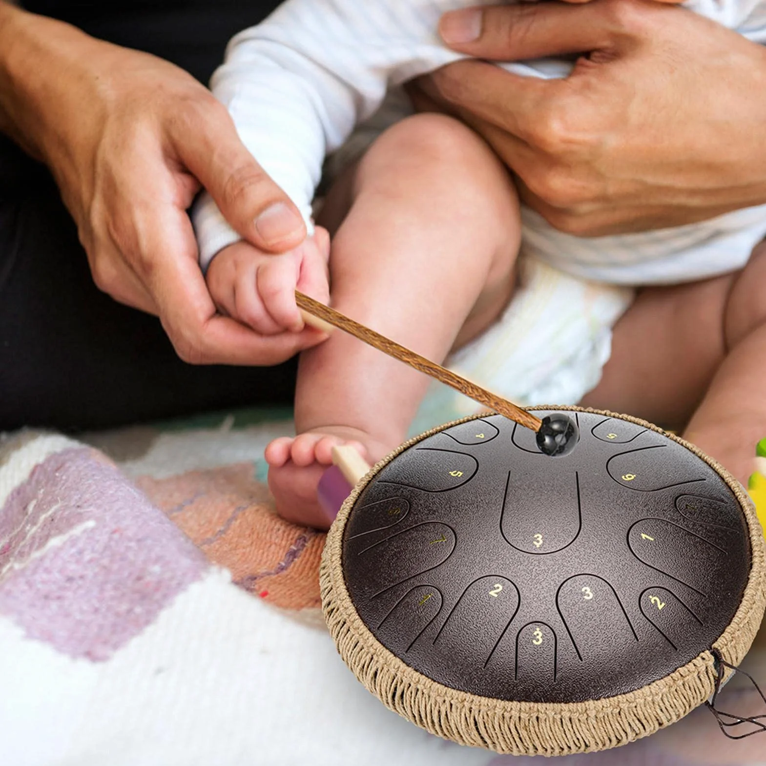 Stalowy Bęben Językowy 35,5 cm - 15 Nut w Kolorze D, Eteryczny Perkusyjny Instrument dla Początkujących z Pełnym Zakresem, Ręczny z Torbą do Przenoszenia i Parą Pałeczek