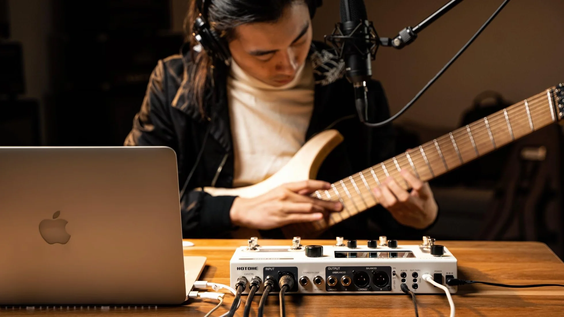 HOTONE Procesor z wieloma efektami ekran dotykowy gitara bas modelowanie MIDI I/O Stereo OTG interfejs audio