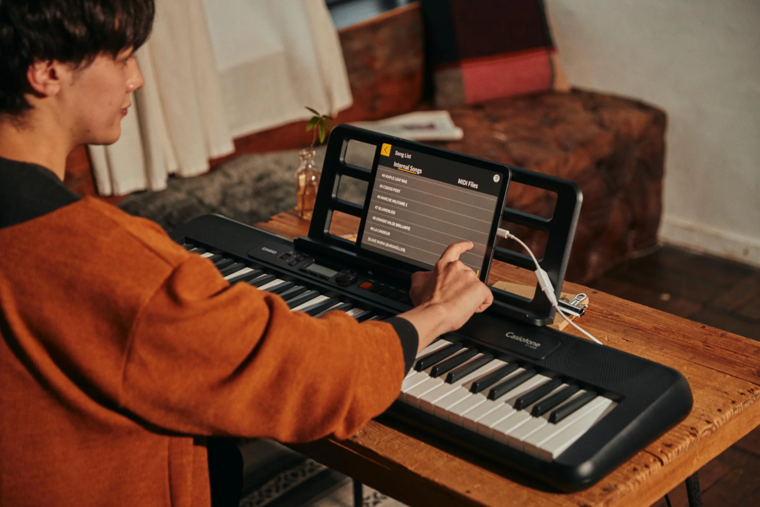Casio CT-S200 Casiotone (Black) - Keyboard